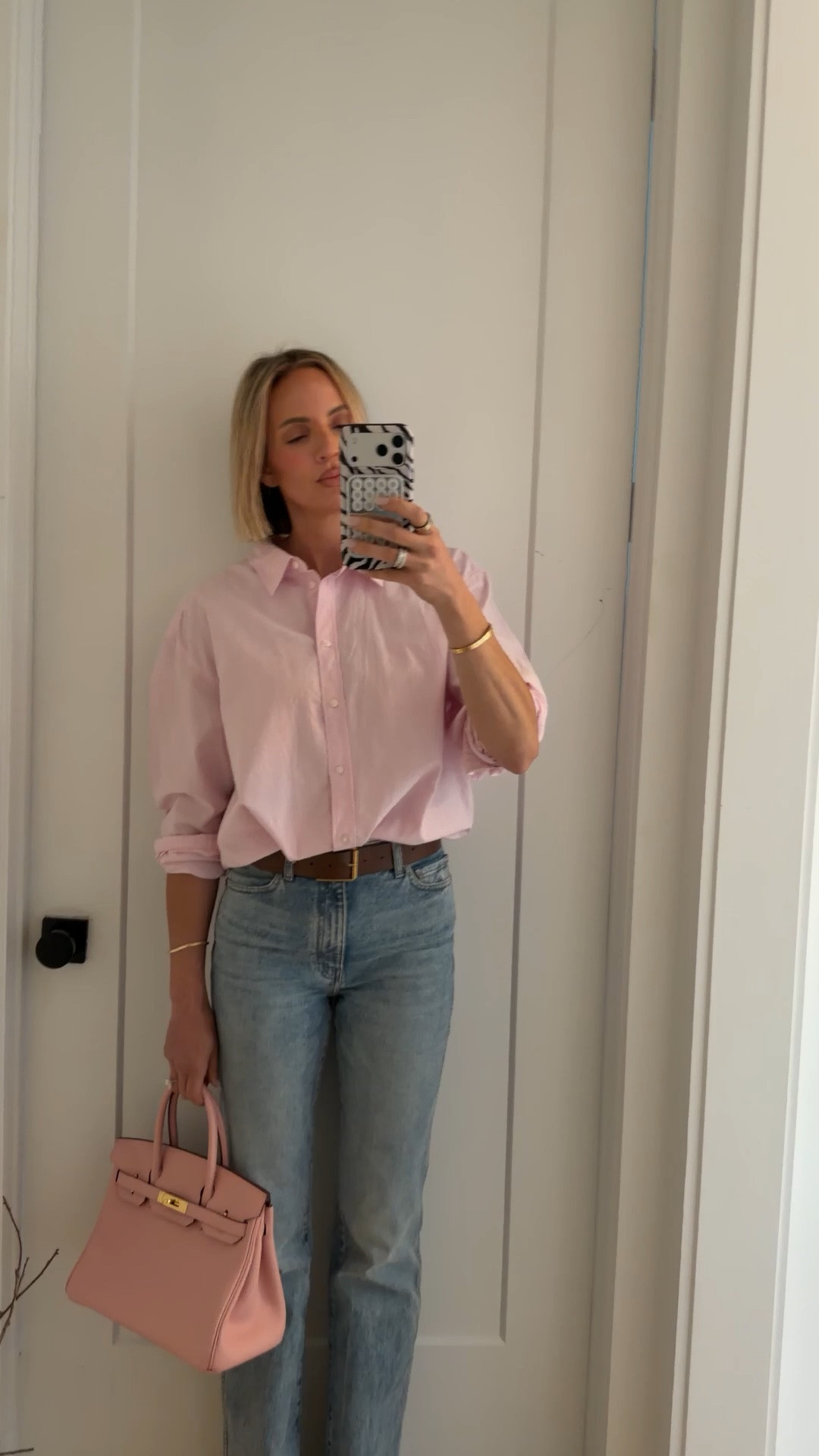 Another favorite high low look. I’m wearing a medium in this H&M Oxford. Jeans run tts. Bag is from 

https://www.avonaofficial.com/ashley22

Use code ASHLEY22 for 22% off ￼

#LTKTall #LTKootd #LTKWorkwear