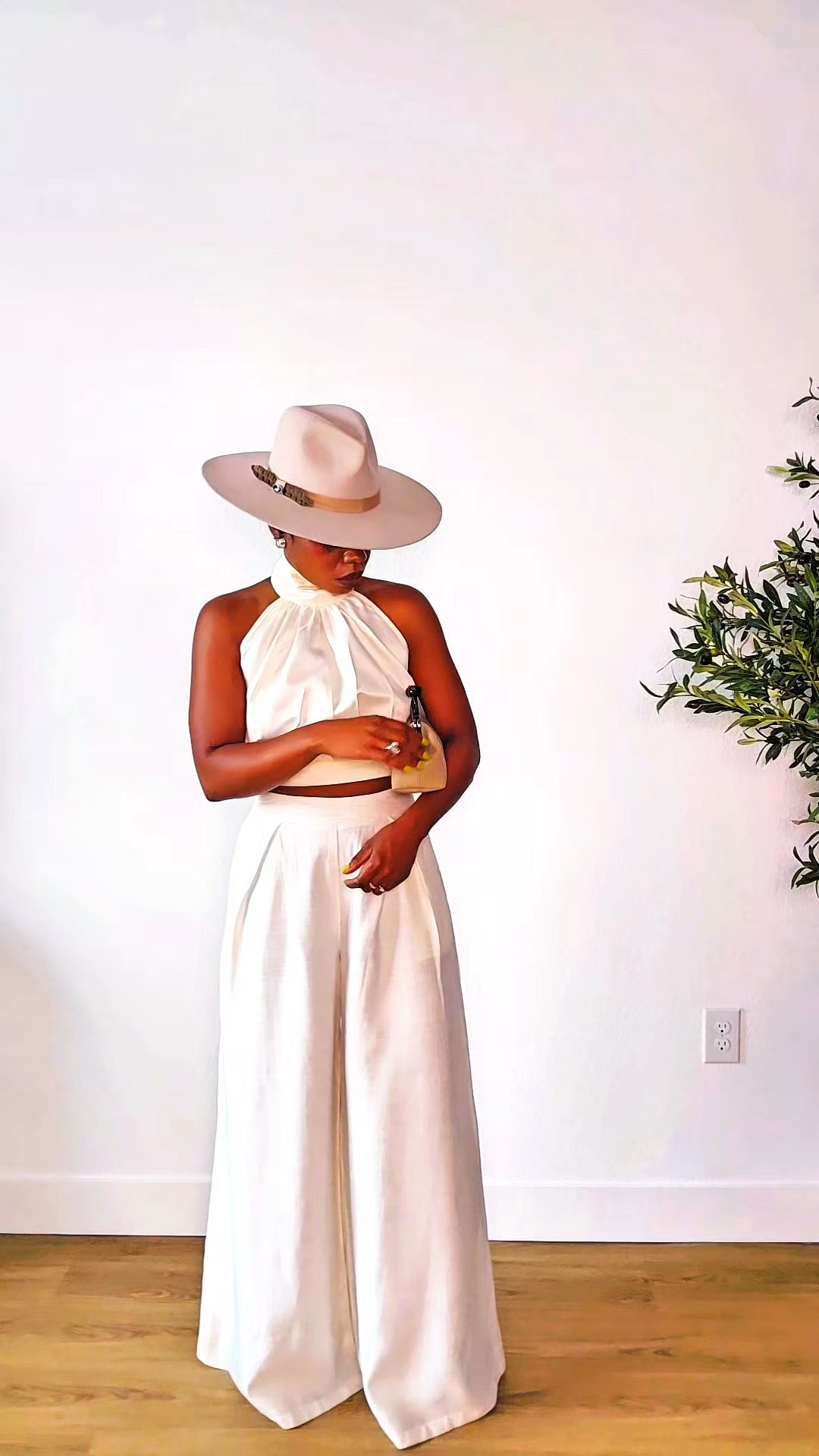When someone says brunch, linen pants is always what I'm reaching for.SizingPants: SmallTop: SmallHeels: 8Summeroutfit, brunch outfit 

#LTKgrwm #LTKootd #LTKPetite