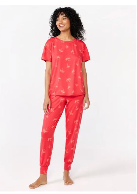 Joyspun Women’s Short Sleeve T-Shirt and Joggers Pajama Set, 2-Piece, Sizes S to 3X.   $12.98
So comfy!

#LTKstyletip #LTKFind #LTKunder50