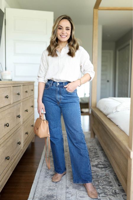 Petite-friendly wide leg pants and jeans 


Abercrombie relaxed jeans: 24 extra short 11” rise, 27” inseam in extra short 
Abercrombie top: xxs - relaxed fit 
Shutz flats: tts 

My measurements for reference: 4’10” 105lbs bust, waist, hips 32”, 24”, 35” size 5 shoe 

#LTKSeasonal #LTKstyletip
