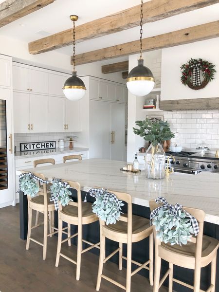 H O M E \ modern farmhouse festive Christmas kitchen✨ Hang wreaths on barstools for a holiday touch!

Holiday home decor

#LTKhome #LTKHoliday