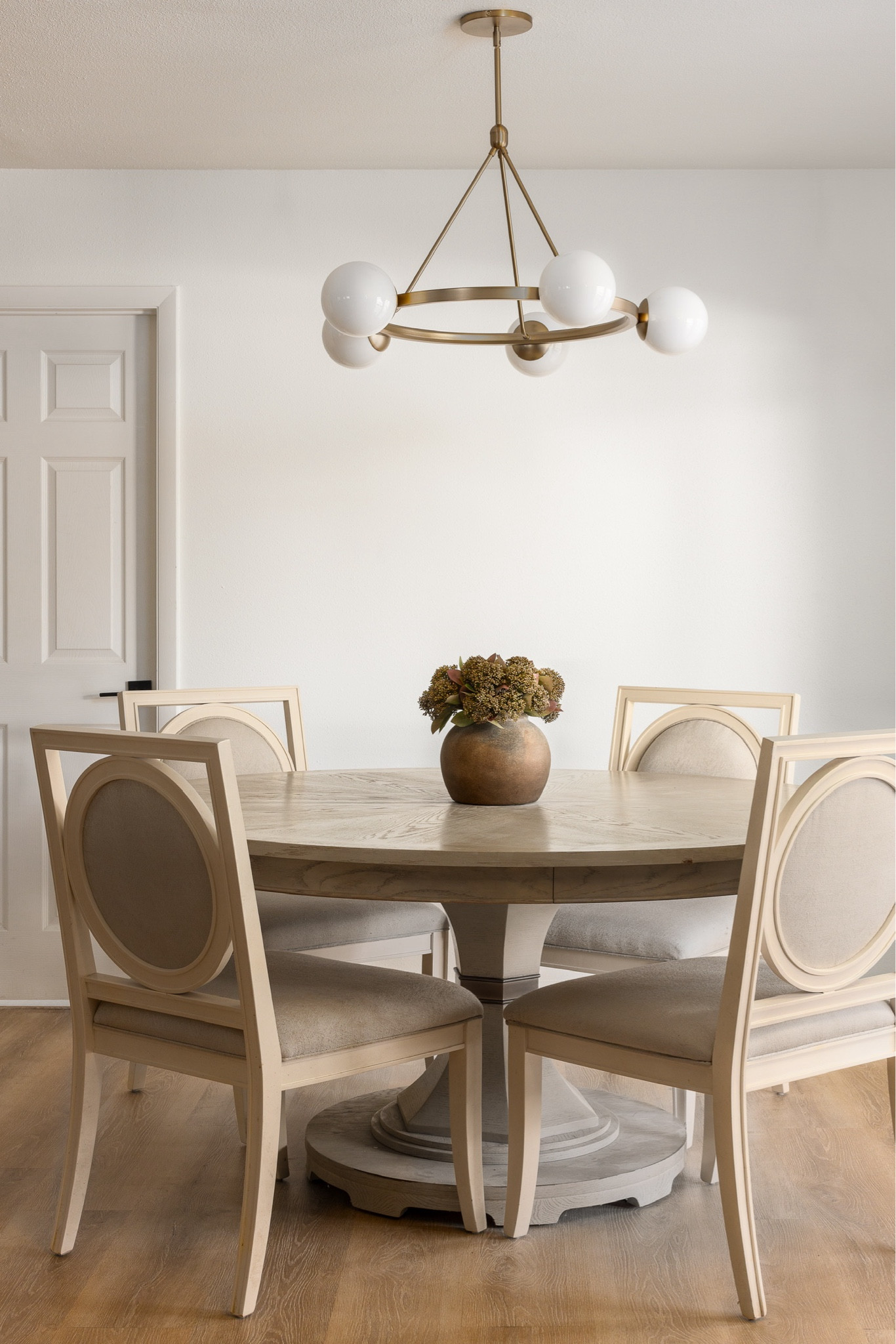 Smiles and Pearls has launched her new Airbnb. Candice went with a modern vintage design for this rancher. 

Home design, modern home decor, Airbnb superhost, home decor, target home record Amazon home finds, Amazon home decor, Studio McGee, Threshold, Target home, Target home finds, Target run, Airbnb host, Magnolia Hearth and Hand, Home Depot, Home Depot furniture, living room, bedroom, coffee table

#LTKstyletip #LTKhome #LTKplussize