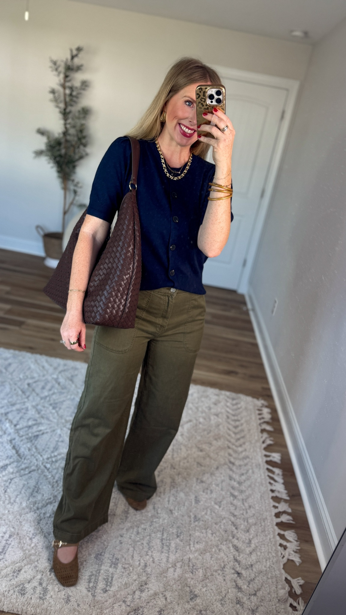 Weekend Walmart Wins try-on
Short sleeve cardigan- small
Olive utility pants-

#LTKootd