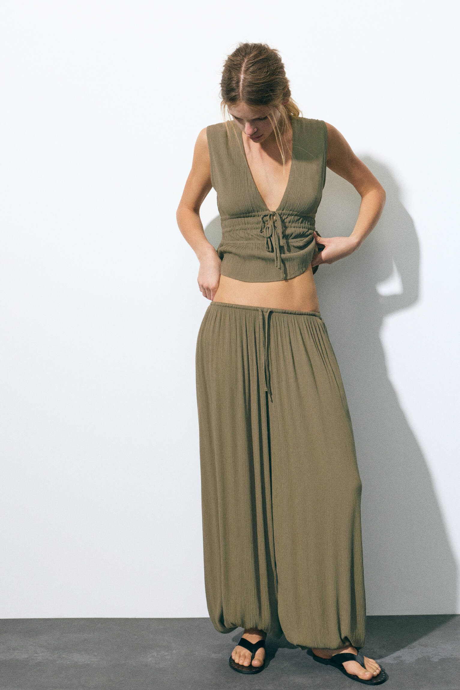 Pumphose aus Musselin | Pull&Bear Deutschland | PULL and BEAR DE