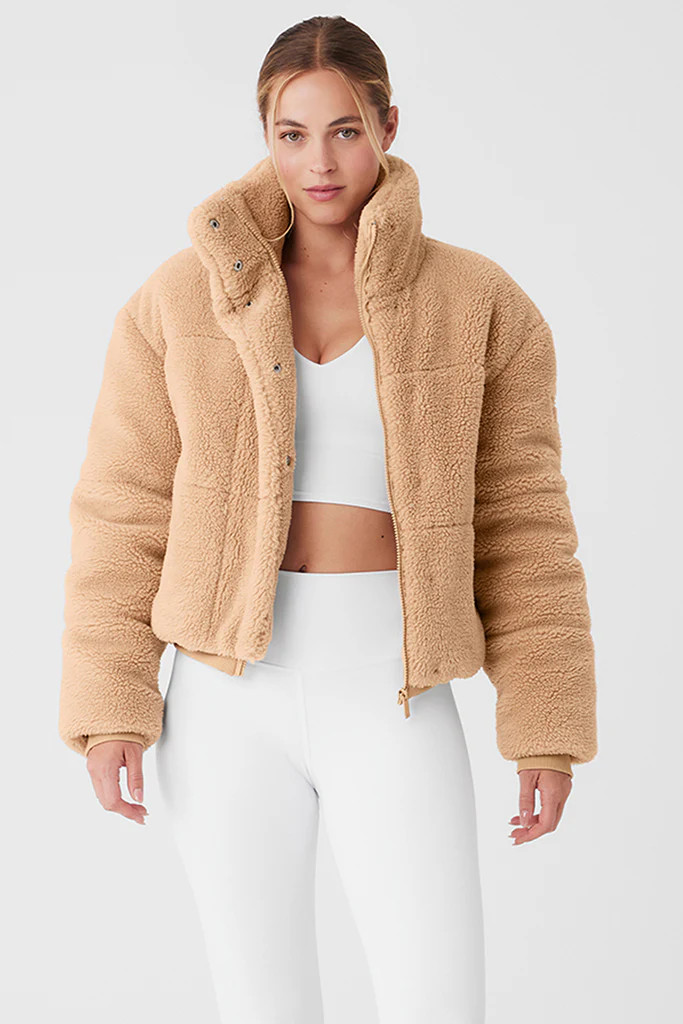 Sherpa Snow Angel Puffer - Camel | Alo Yoga (US)