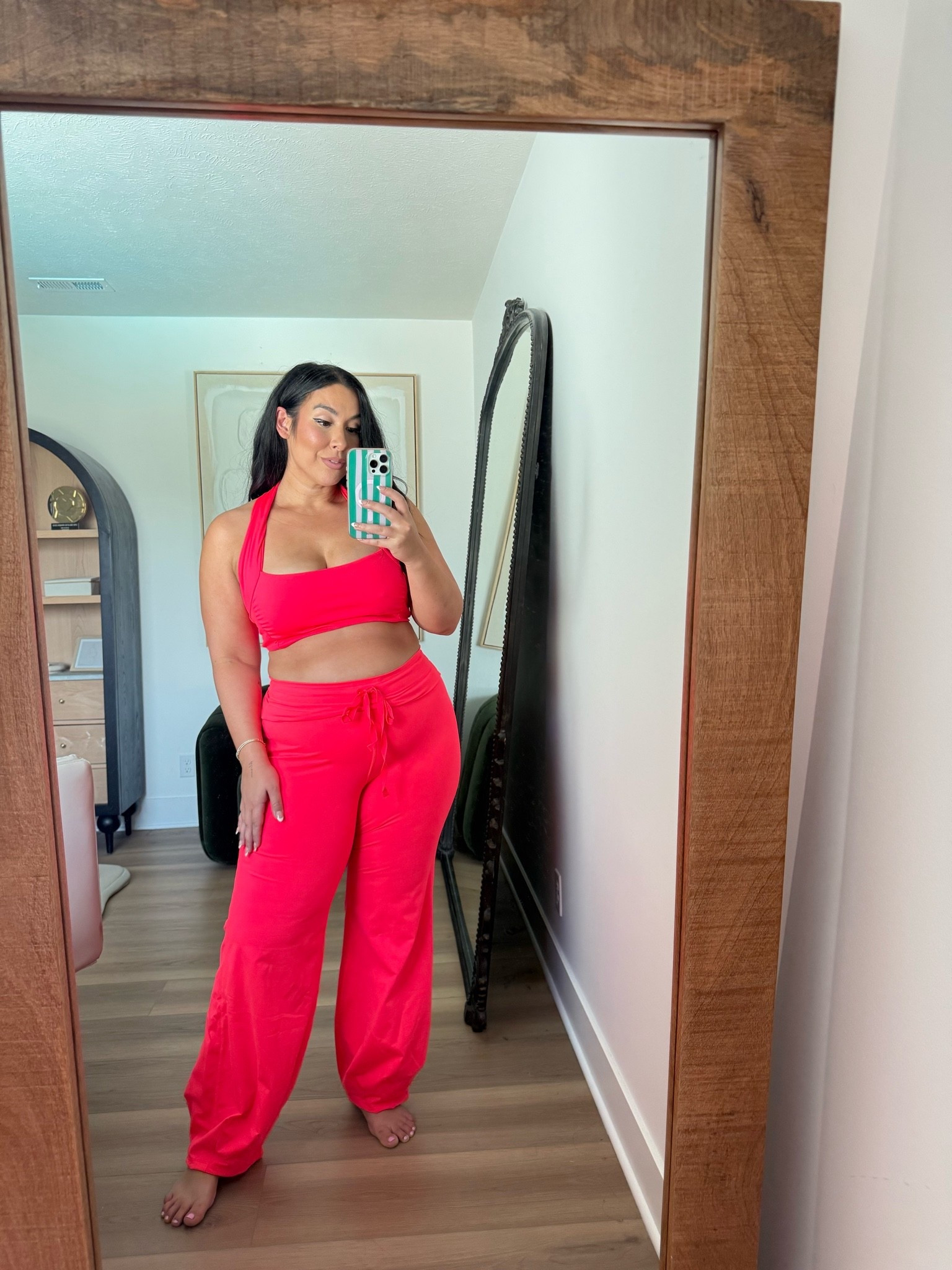 This color is literally everything. Top is large, bottoms are XL (long). Midsize outfit inspo, workout set

#LTKMidsize #LTKootd #LTKfitnessgoals
