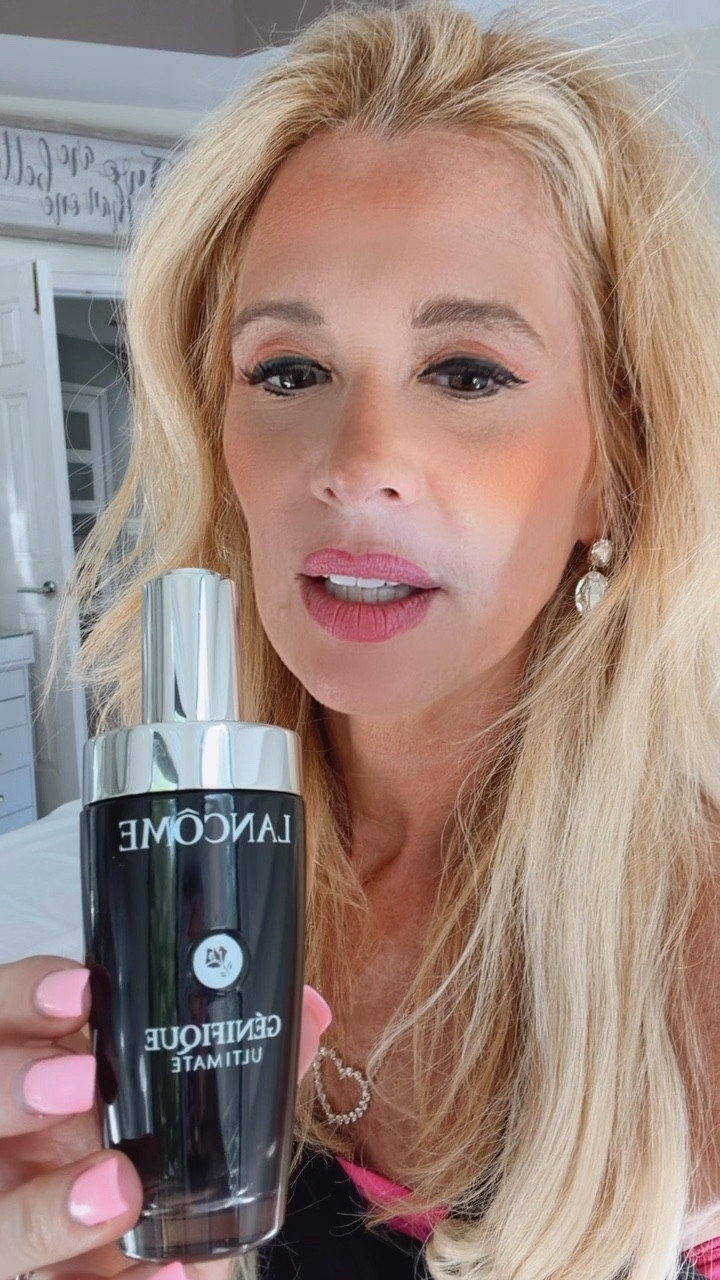 Glowy skin days start here ✨

I’ve been adding this into my routine lately and my skin has been feeling smoother, more hydrated, and just overall more radiant. It’s one of those products that makes your skin look good with or without makeup — and I love that.

If you’re looking to elevate your skincare routine, this is definitely one to try 🤍

#gifted #lancome #lancomegenifique #genifique #lancomeskincare #skincare #skincareroutine #skincarelover #skincareobsessed #skincarecommunity #glowyskin #radiantskin #antiaging #antiagingskincare #serum #faceserum #luxuryskincare 