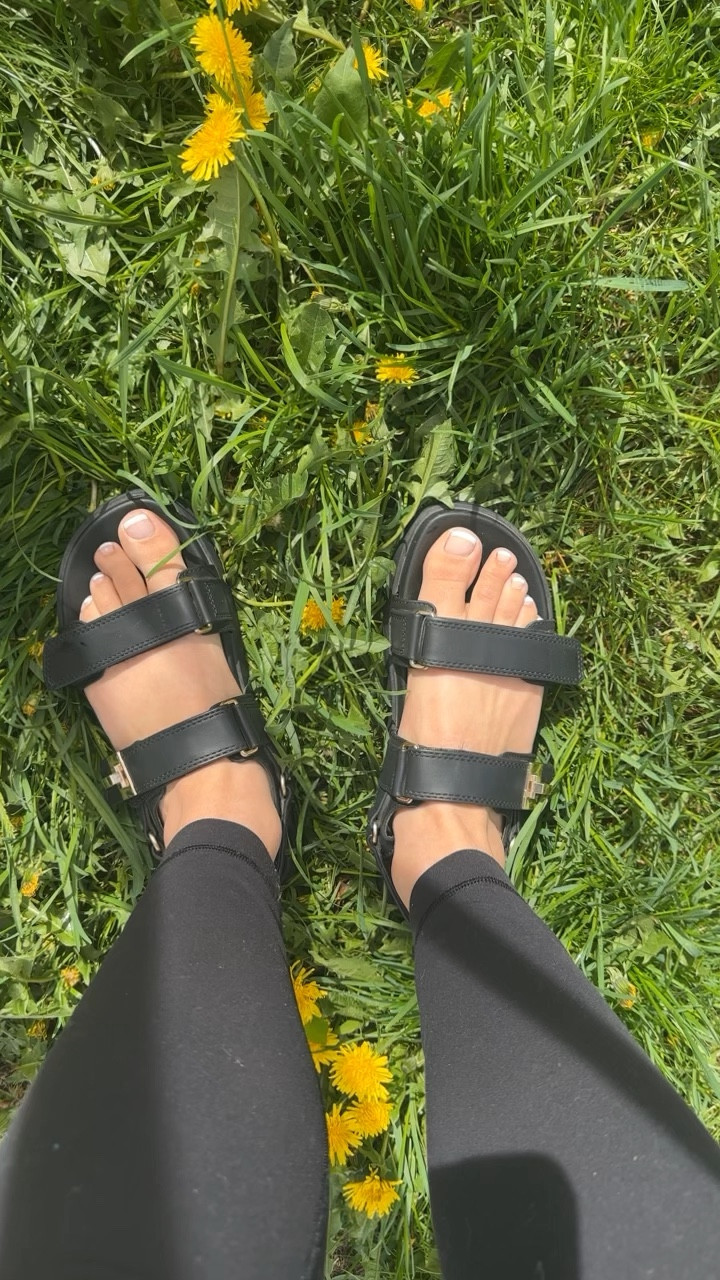Obsessed with these sandals under $25 with target circle, these are so cute and comfy for summer ☀️

#LTKVideo #LTKTravel #LTKShoeCrush