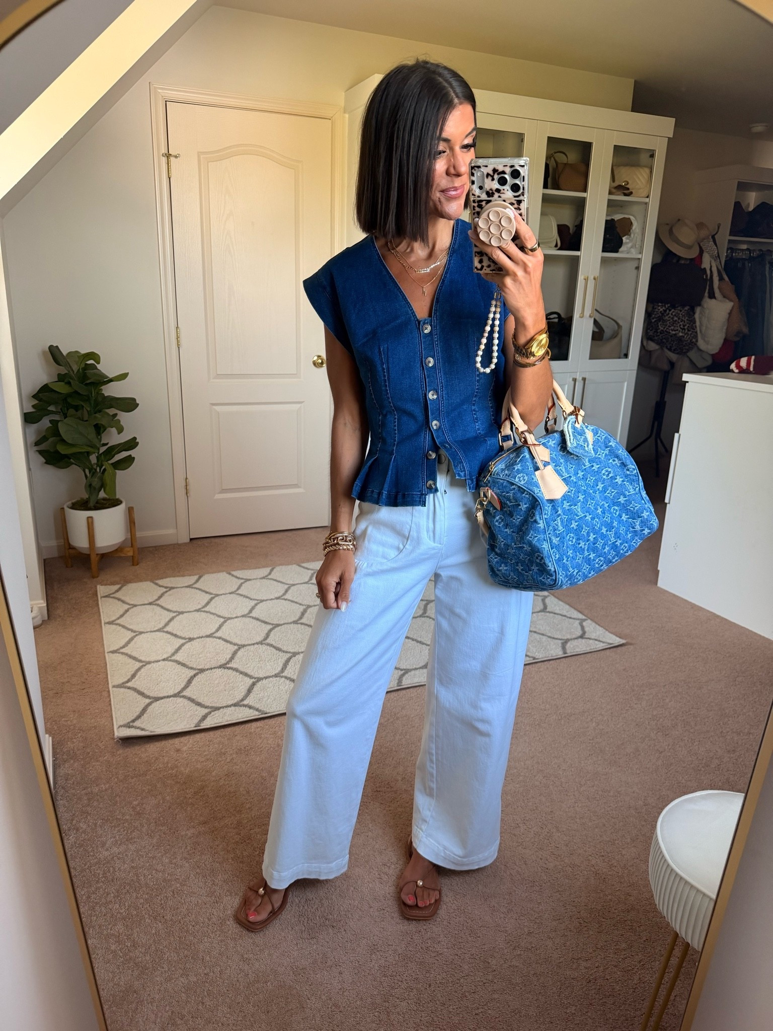 Size small in vest size 2 in jeans

#LTKgrwm #LTKootd #LTKmomlife