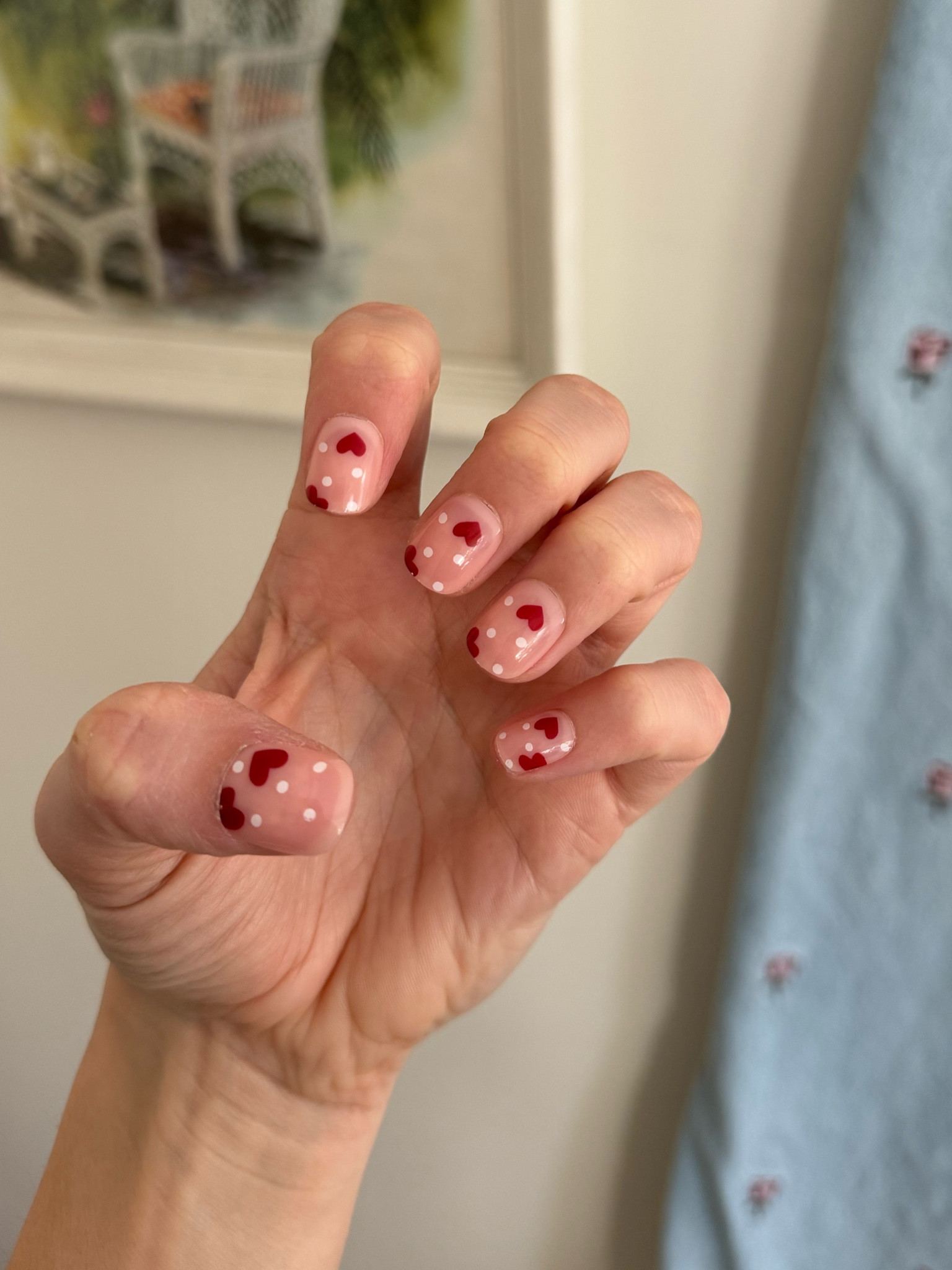 Love these press on nails for valentines day! 