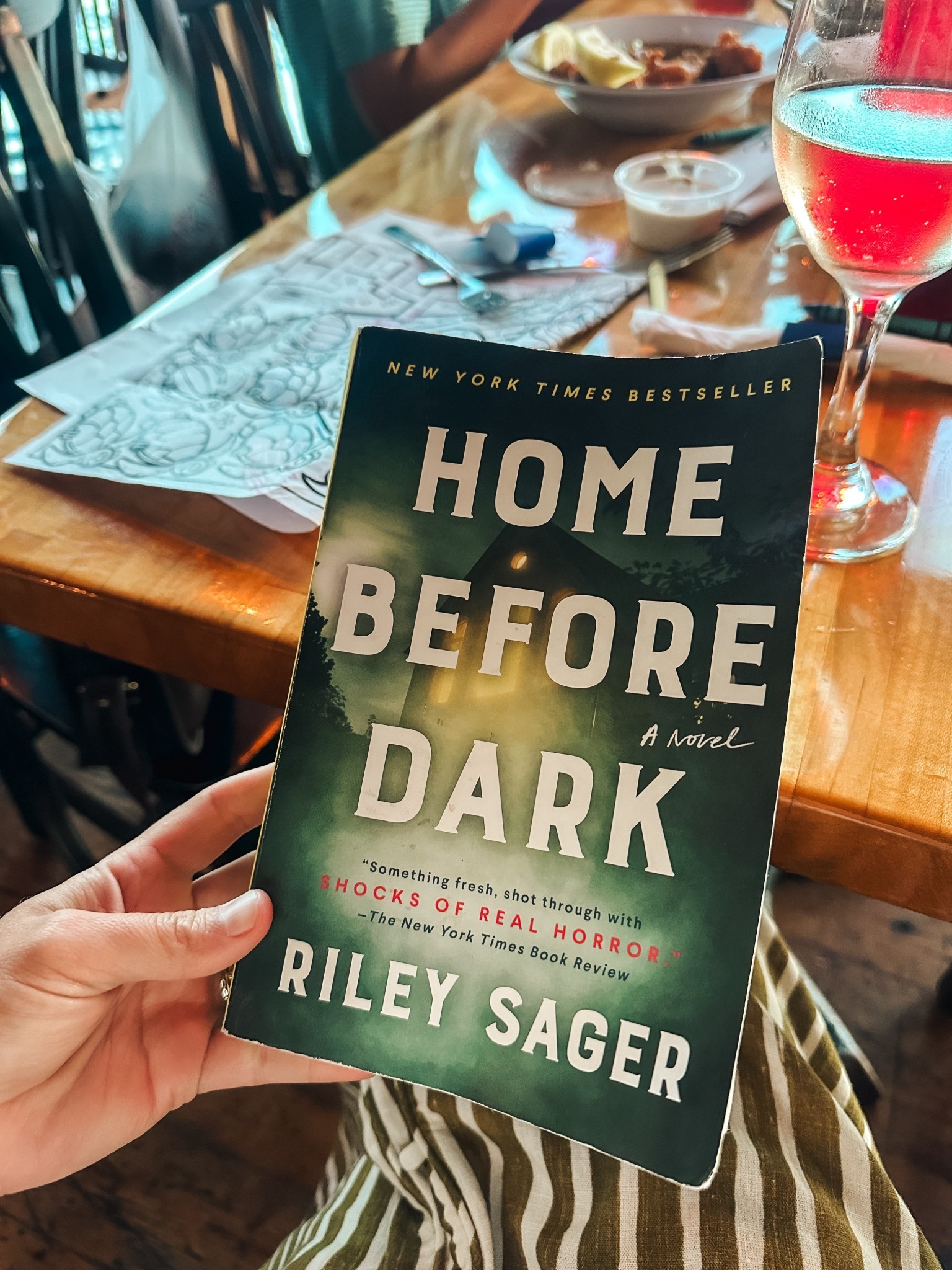 would be a good book to read in october! haunted house, paranormal vibes 🎃