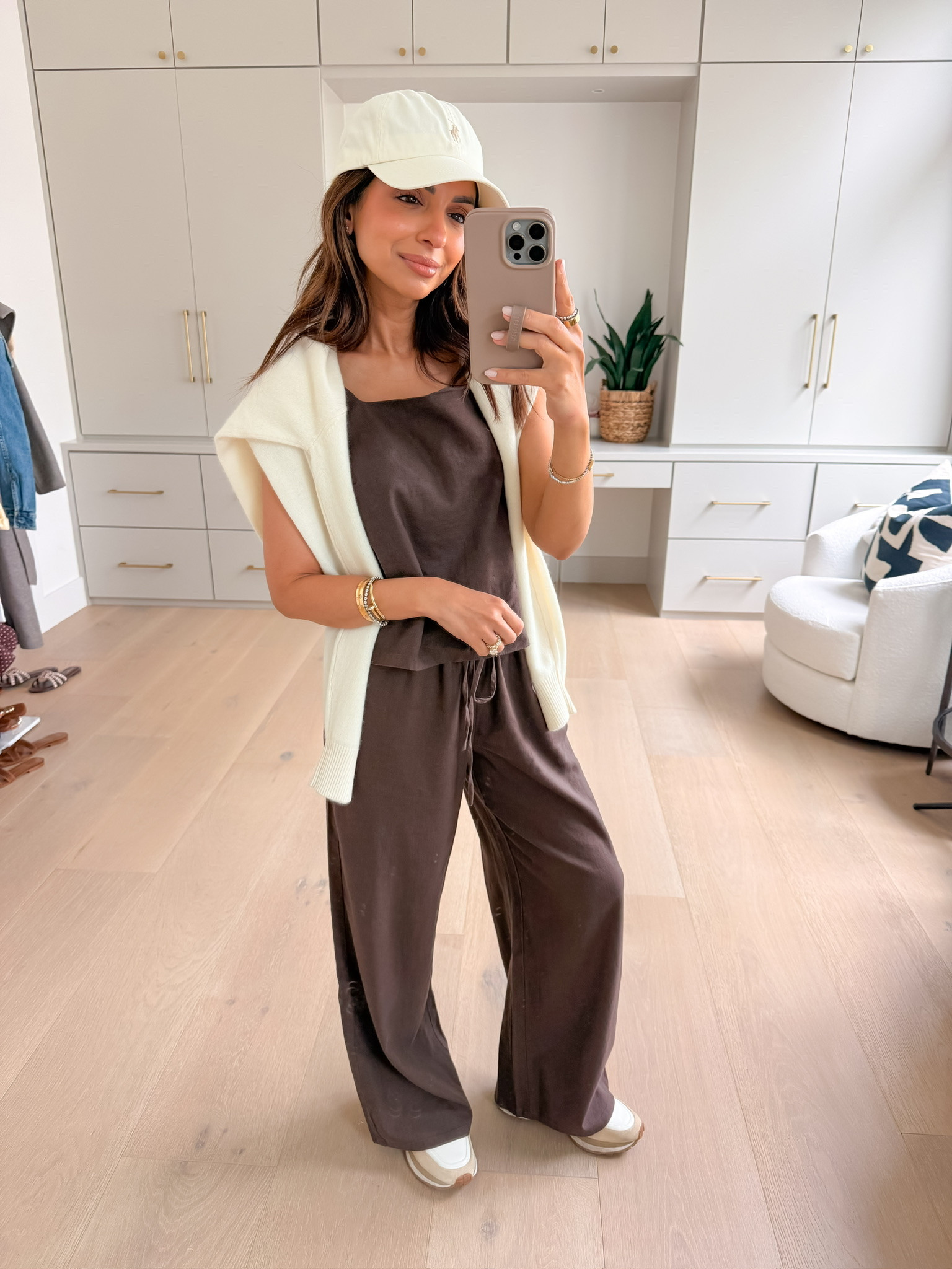 How to style a brown linen set for spring 🤎

#LTKootd #LTKPetite #LTKOver40