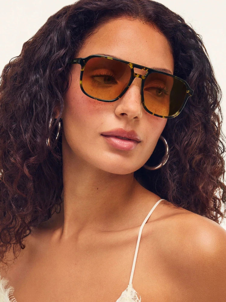 QUAY Brown On The Fly Sunglasses | Next EU