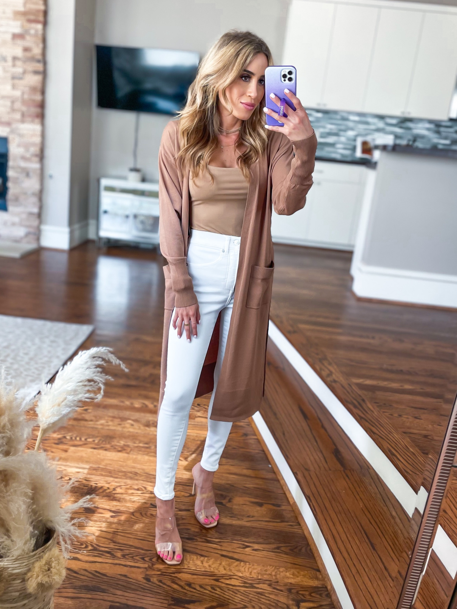 White skinny jeans size 00 short, cardigan size xxs, tank size Xs 

#LTKsalealert #LTKunder50 #LTKunder100