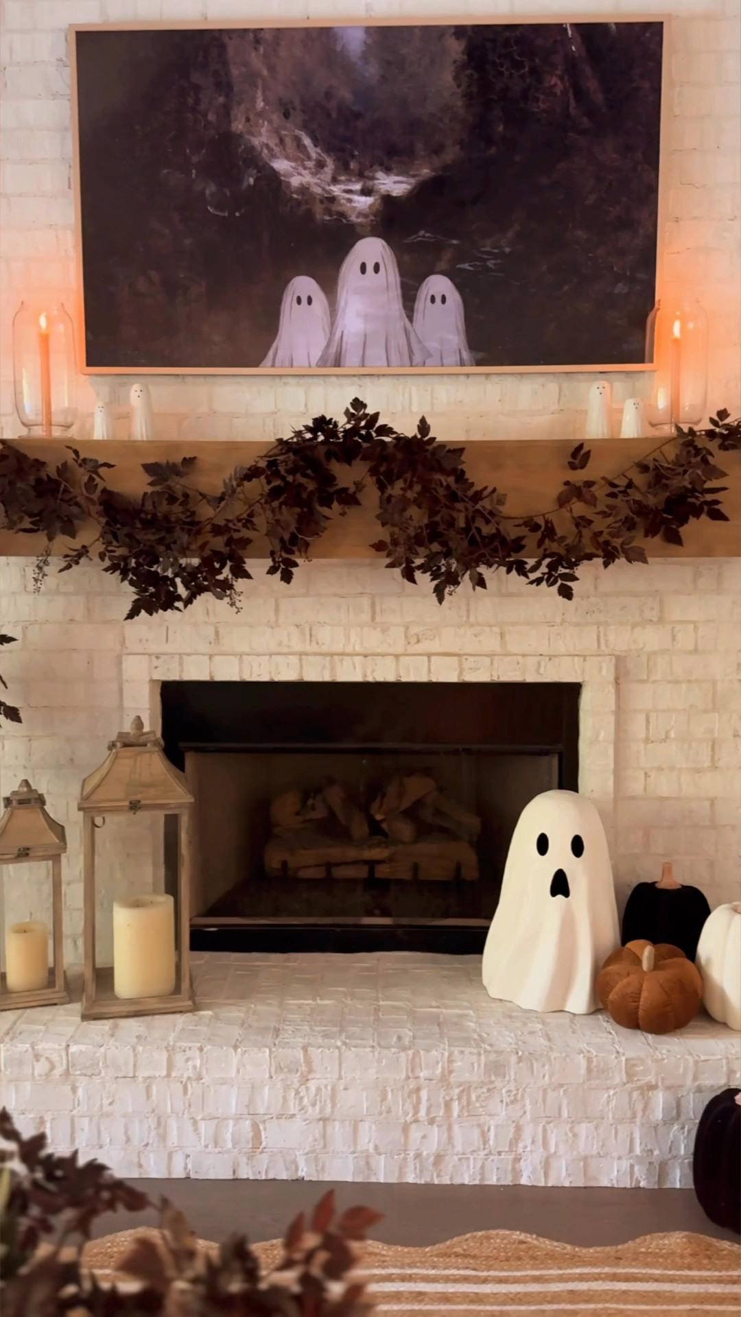 Fall/halloween mantel decor 

#LTKHome #LTKSeasonal