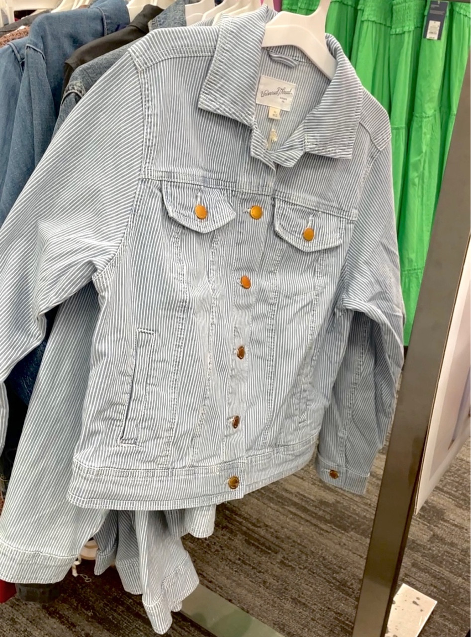 #railroadstripe #tailroadstripejacket #jeanjacket #denimjacket #stripedjeanjacket #stripedutilityjacket #classic #target #closetstaple #affordablefashion

#LTKFind #LTKcurves #LTKfit
