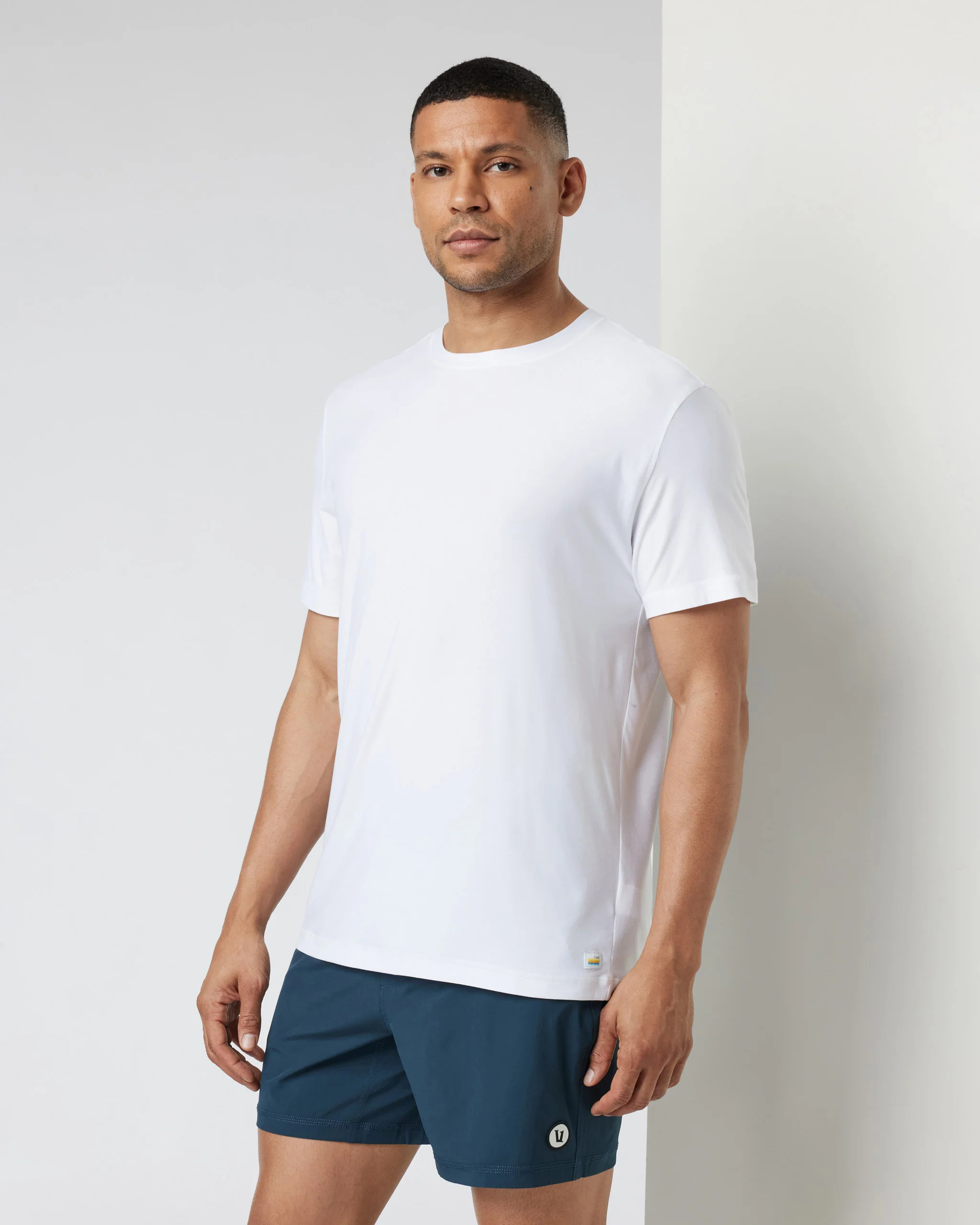 Strato Tech Tee – Men's White Tech Shirt – Vuori | Vuori Clothing (US & Canada)