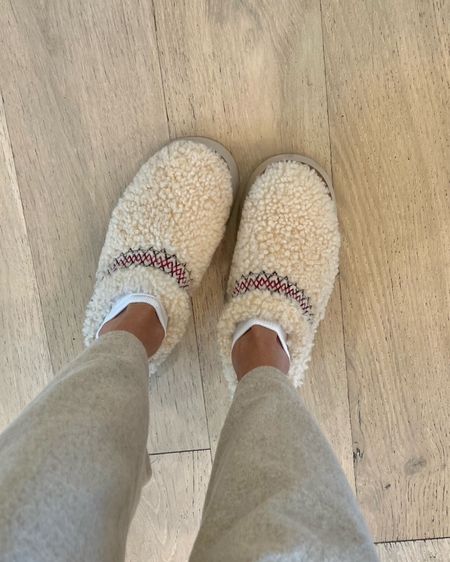 My fuzzy Ugg tazz slippers are back in stock!! These sold out right away last week, grab them while you can🤩 they are so cozy for fall & perfect for school drop offs!

Fall outfit; Ugg restock; Ugg tazz slippers; fuzzy Uggs; Ugg slippers; fall style; comfy outfit; Christine Andrew 

#LTKshoecrush #LTKSeasonal #LTKstyletip