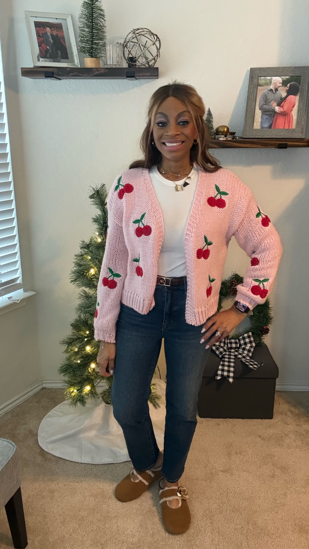 Happy Thursday! 🤍🍒
Today’s look is all about staying comfortable, warm, and cute. This cozy cardigan paired with my favorite everyday jeans is perfect for running errands, working from home, or grabbing coffee on a chilly day. Easy, effortless, and totally wearable.

✨ Linking everything so you can recreate this comfy-chic look!

#LTKstyle #LTKfinds #CozyStyle #EverydayOutfit #MomStyle #CasualChic #WinterLayers #ComfortableStyle #OutfitInspo

#LTKootd #LTKstorytime #LTKValentine