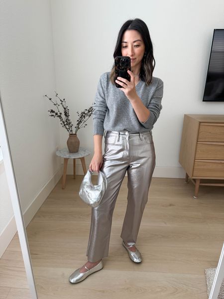 Holiday party outfit ideas. Love a metallic pant instead of a dress or skirt. These are sold o it but linked similar. 

Christmas party outfit, holiday party

Jenni Kayne sweater xs
J.crew pants 24 petite
Jeffrey Campbell flats 5
Madewell mini bag 


#LTKshoecrush #LTKHoliday #LTKsalealert