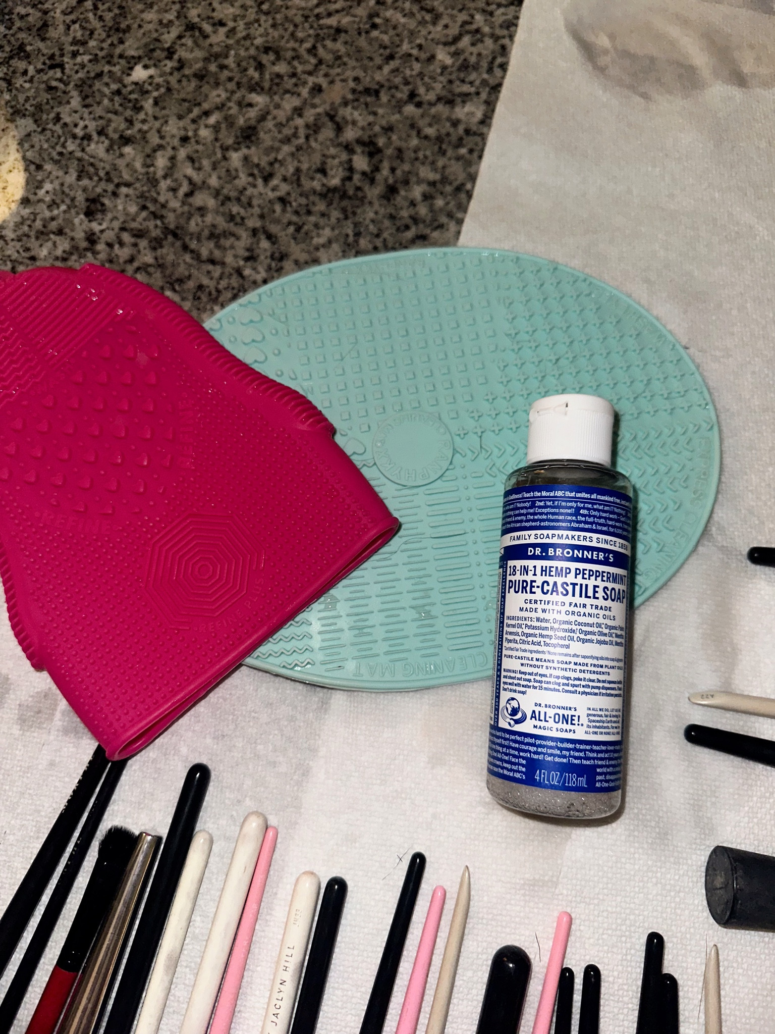 Don’t forget to wash your brushes!! It makes your makeup apply better, wear better, supports good hygiene and prevents breakouts!

#LTKBeauty