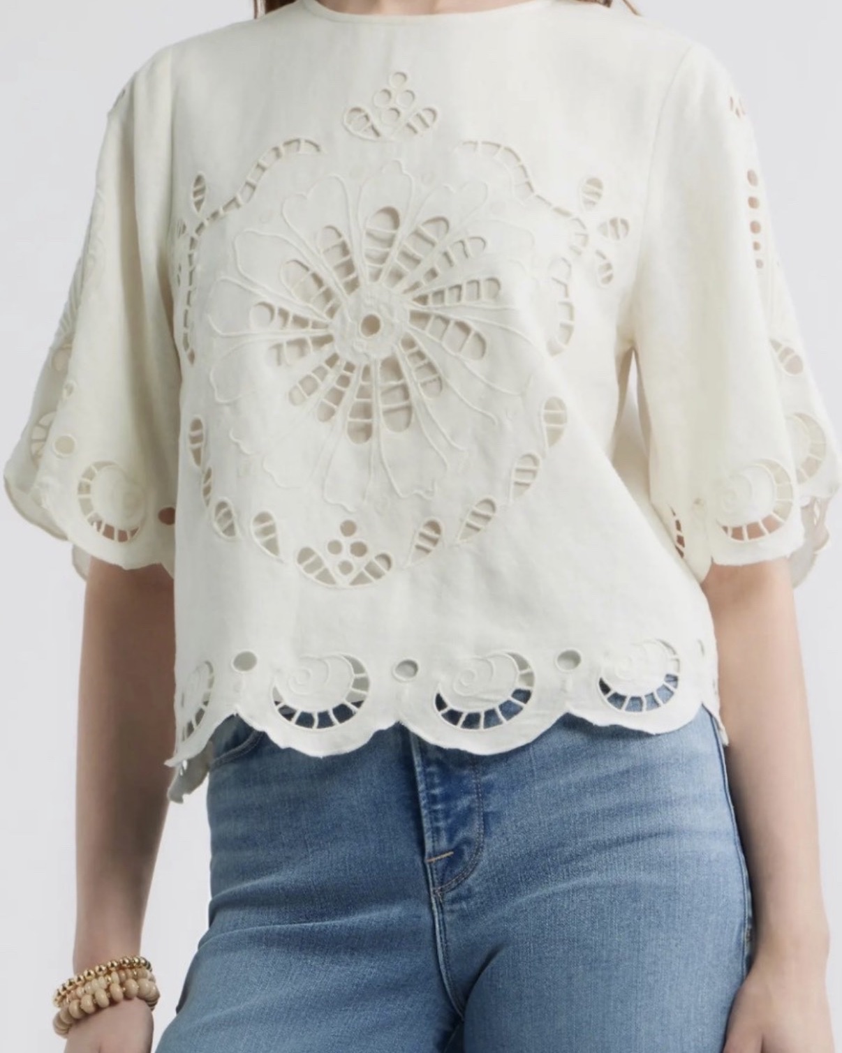 White lace top
Lace top
Spring top 
Vacation