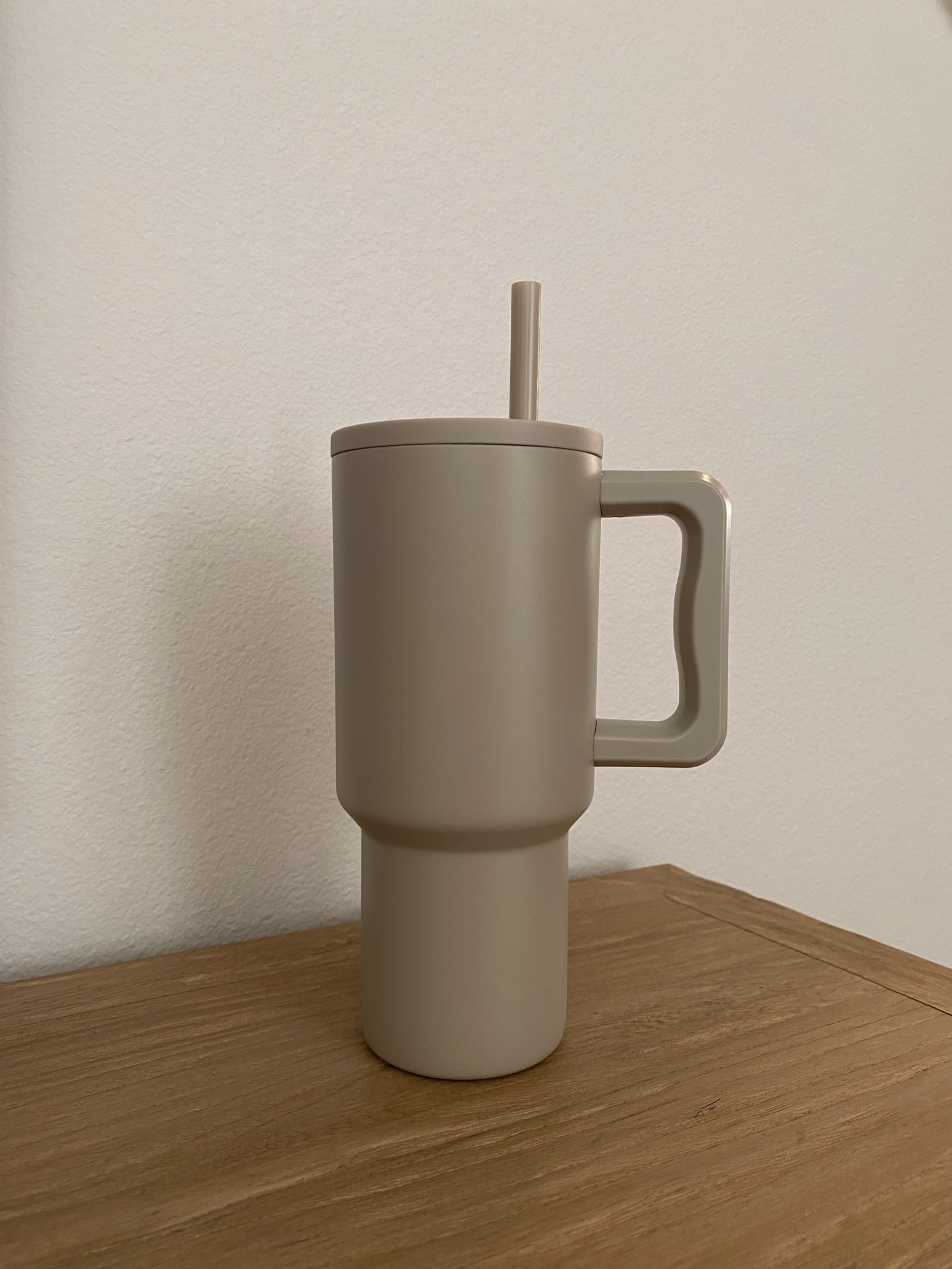 minimalist + neutral tumbler to keep my water icy cold during hot summers in the desert 

#LTKFindsUnder50 #LTKHome