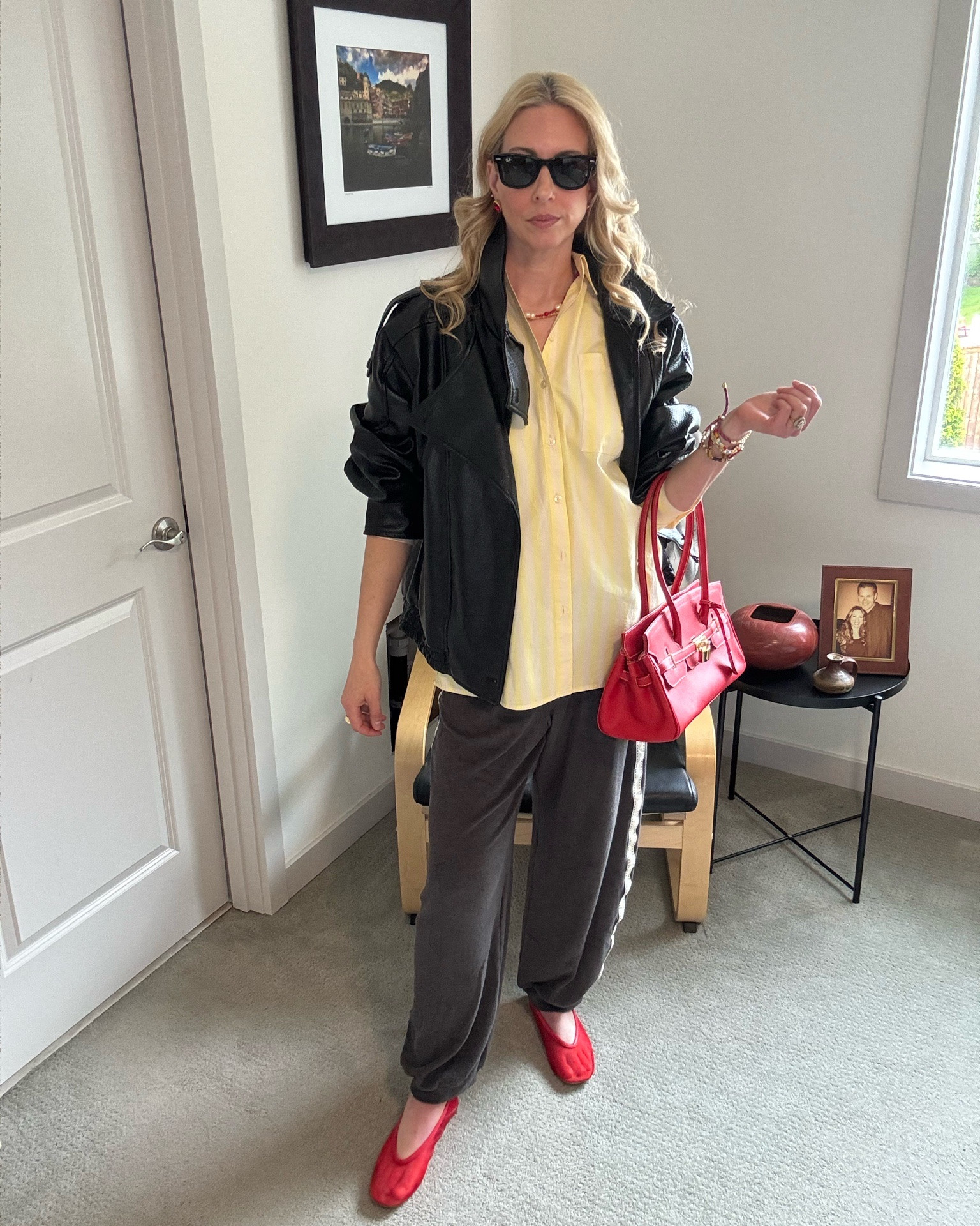 Loving this color combo 💛🖤❤️

Jacket @tiktokshop
Yellow button up old @Target 
Pants and shoes @oldnavy
Sunnies @rayban
Bag @vestiaire
Beaded necklace @ebay
Paracord tennis necklace @Anthropologie