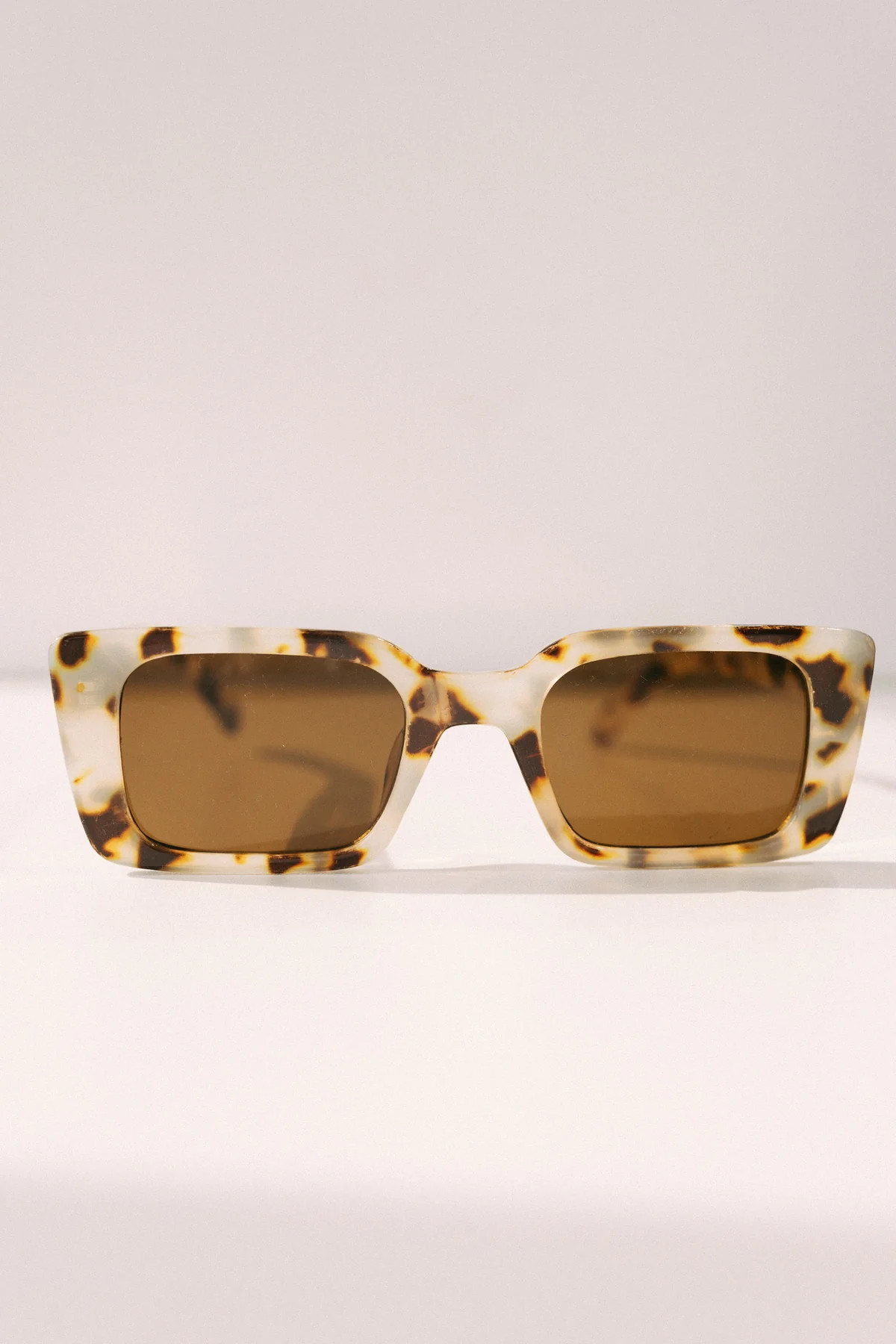 addison ivory tortoise sunglasses | Etta+East