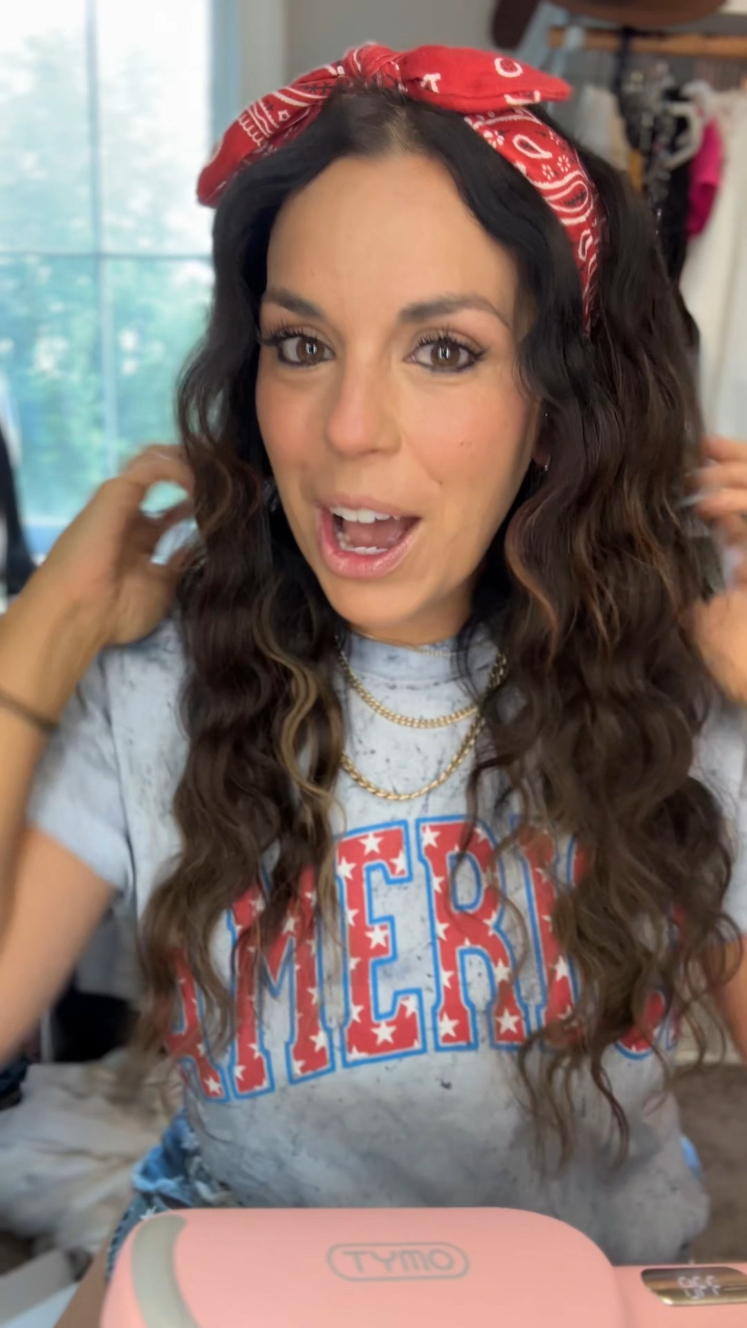 ✨ I finally tried the viral styling tool everyone’s been talking about… and YES, the hype is real.
It gave me smooth, frizz-free waves in minutes — and it was actually EASY to use 🙌
If you’ve been looking for something quick + beginner-friendly, this one’s a win 👏
#HairHack #IGReelsBeauty #GRWM #WavyHairGoals #BeautyToolFinds #MomLifeApproved #EasyHairRoutine
