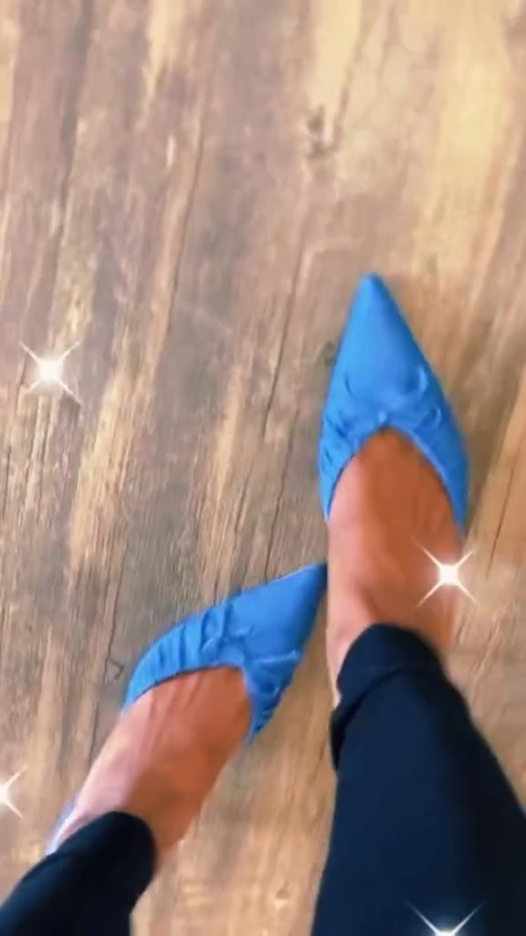 i feel much better all of a sudden…🥲 have you tried @dolcevita heels before?! 🩵🪞🕯️
.
.
.
high heels, kitten heels, clean beauty, summer makeup, natural makeupp #ltkparties #ltkbeauty #ltkstyletip summer makeup look, natural summer makeup, natural makeup tutorial, summer makeup tutorial
.
.
.
#wellnesswithlele #beachmakeup #summerlook #cleanbeauty #antiaging #beachbeauty #cleangirl #summer #naturalmakeuplook #summermakeup #summermakeuplook  #ltkparties #ltksummersales #ltkbeauty