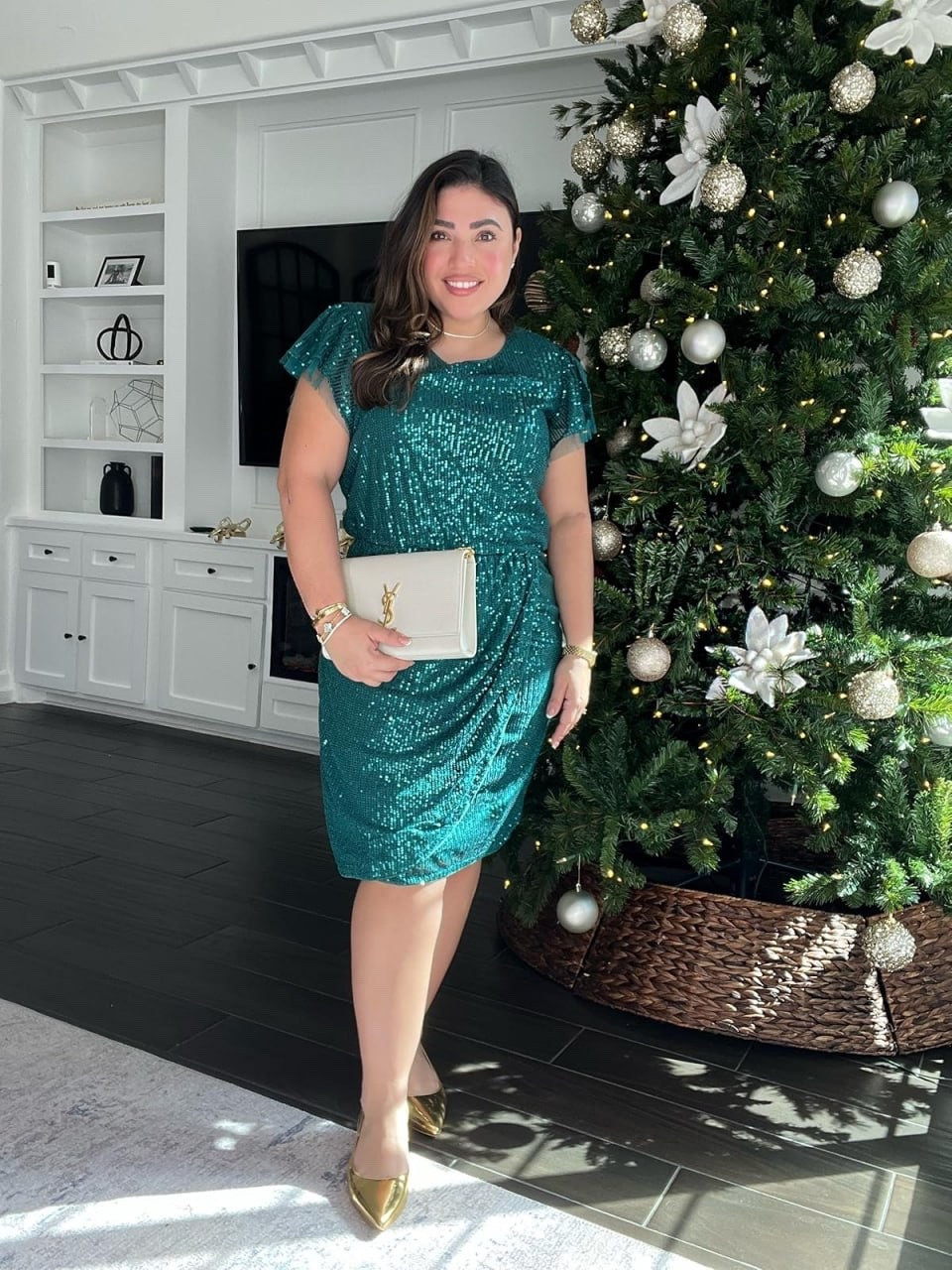 Green sequin dress from Grace Karin. Perfect for holiday parties and New Years. Wearing a large and it fits like a dream. 



#GraceKarin #HolidayStyle #SequinDress #PartyOutfit #LTKFinds

#LTKHoliday