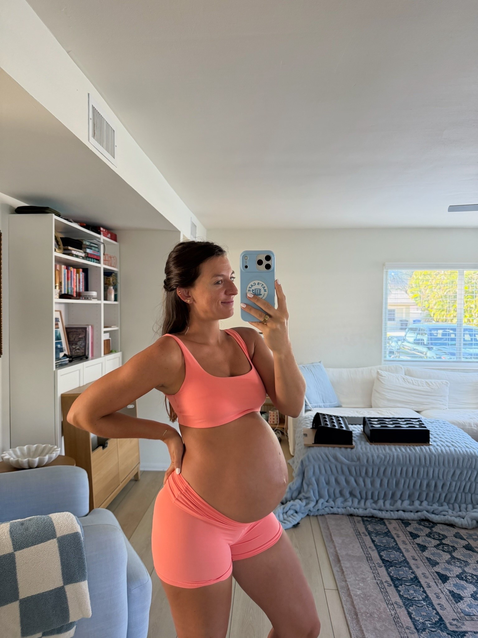 @Aerie has so many fun colored active sets rn