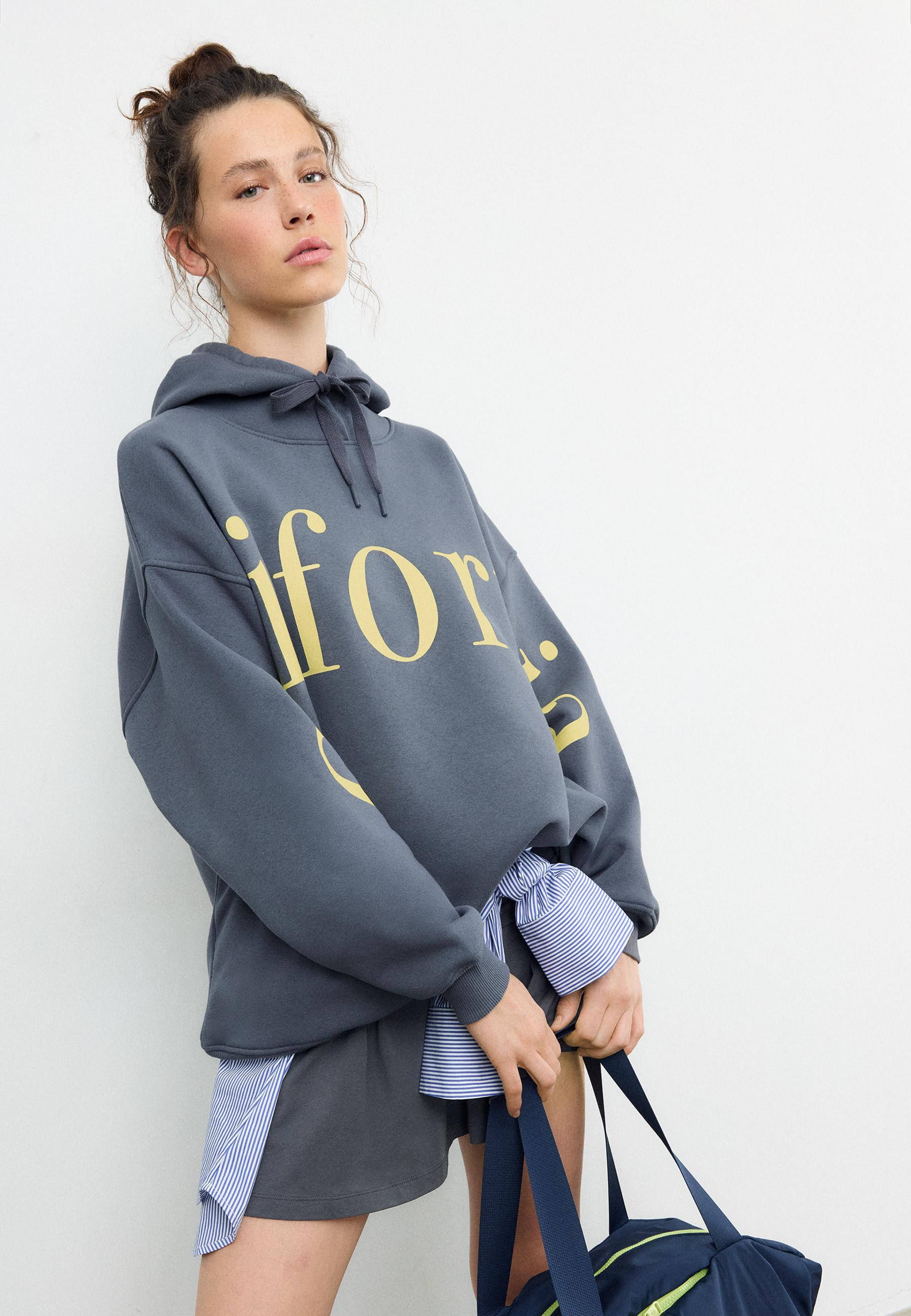 Sweat \u00e0 capuche imprim\u00e9 - Mode femme | Stradivarius France | Stradivarius (FR)