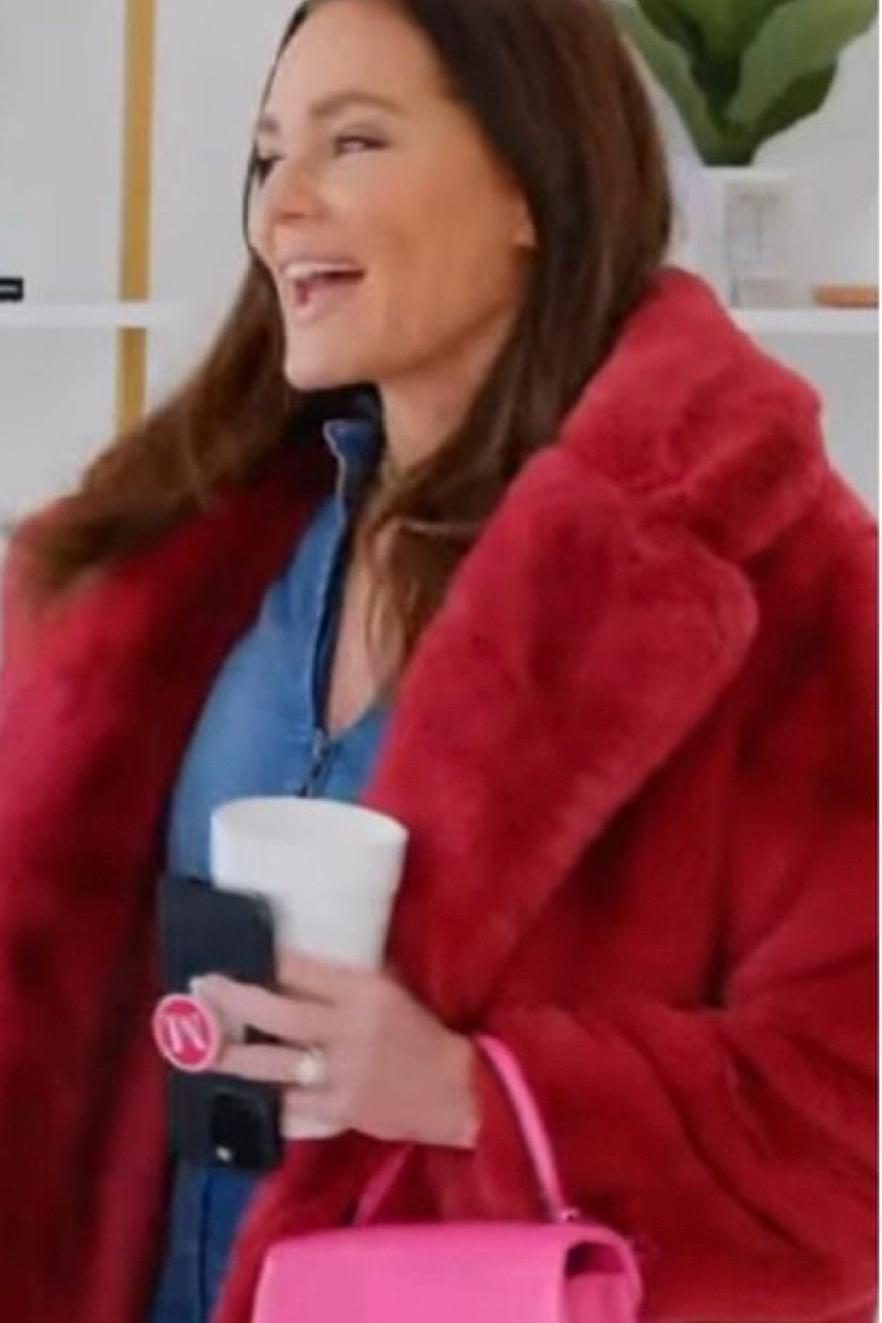 Never thought I’d see Meredith Marks in denim!  A nice departure from her usual double breasted blazers.  

Love how she paired this with a faux fur jacket and hot pink purse.   

#denim #jumpsuit #fauxfur #hotpink #rhoslc #bravo #ootd #fashion

#LTKSeasonal #LTKHolidaySale #LTKHoliday