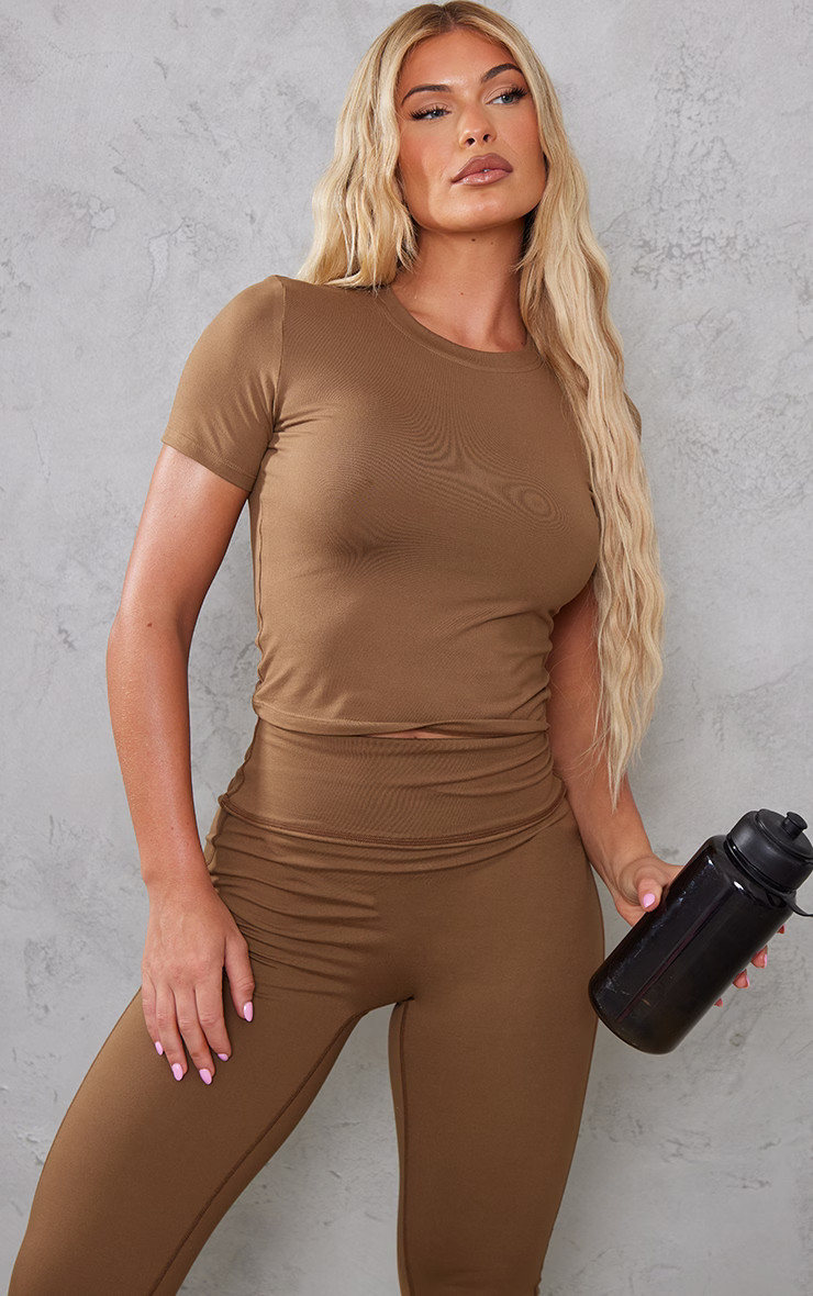 Caramel Sculpt Short Sleeve Gym Top | PrettyLittleThing US