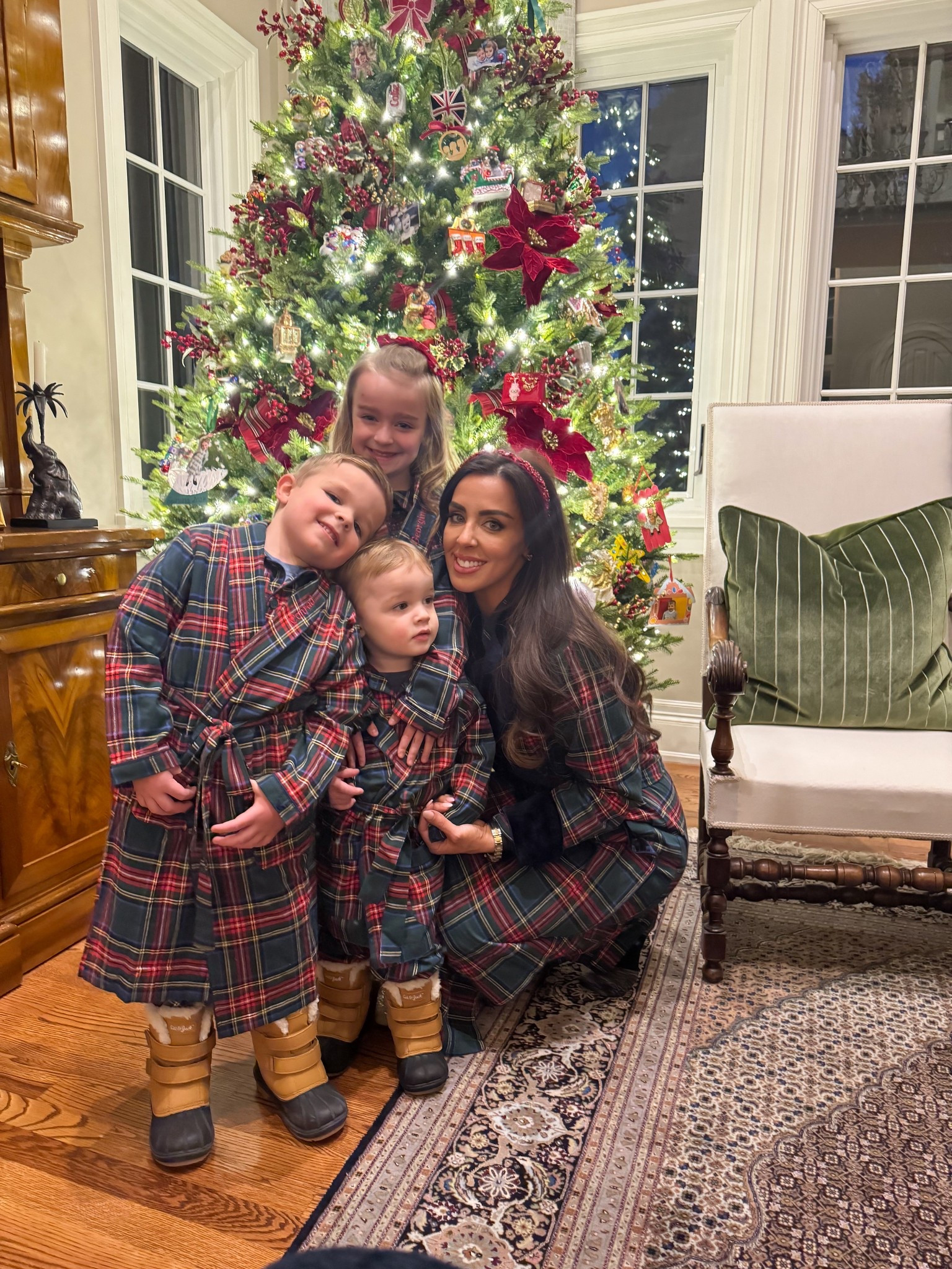 The sweetest family matching tartan pajamas ❤️ And the boys’ new snow boots we bought for them to venture to the North Pole! Perfect timing as Denver just got our first proper snow. 