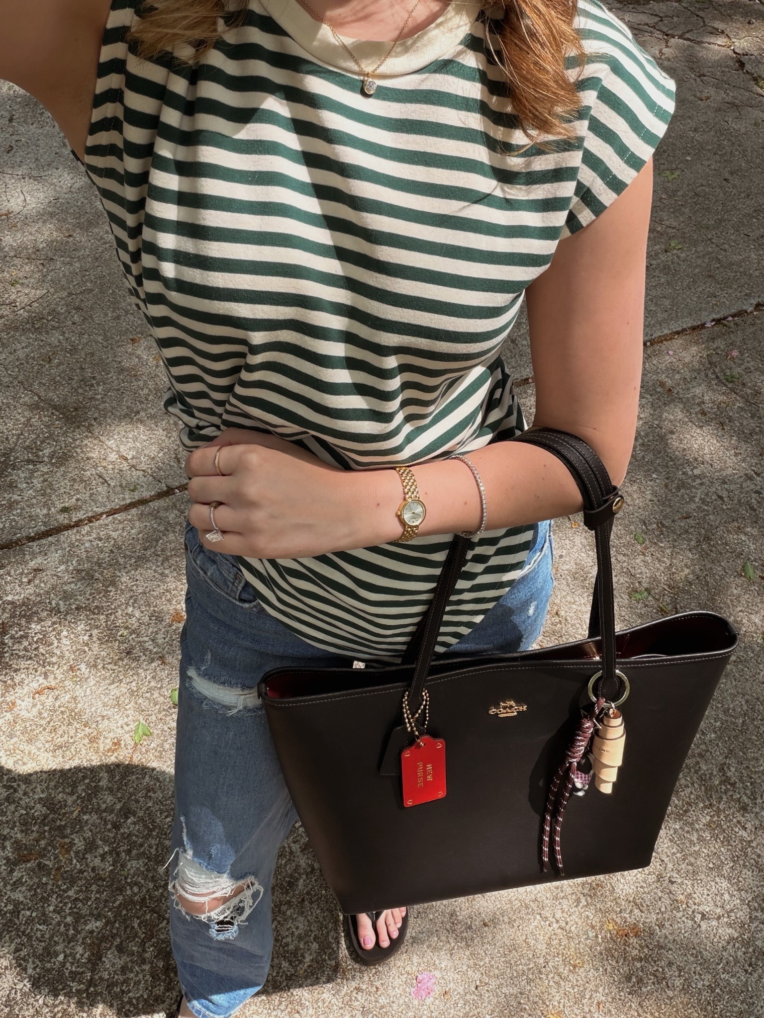 OOTD and bag of the day 🖤
Coach city tote in black
Longchamp leather croissant charm
Customized large coach tag
Green and white striped asymmetrical t shirt: Cider
Jeans: Old Navy
Watch: Tissot 

#LTKdayinmylife #LTKootd #LTKgrwm