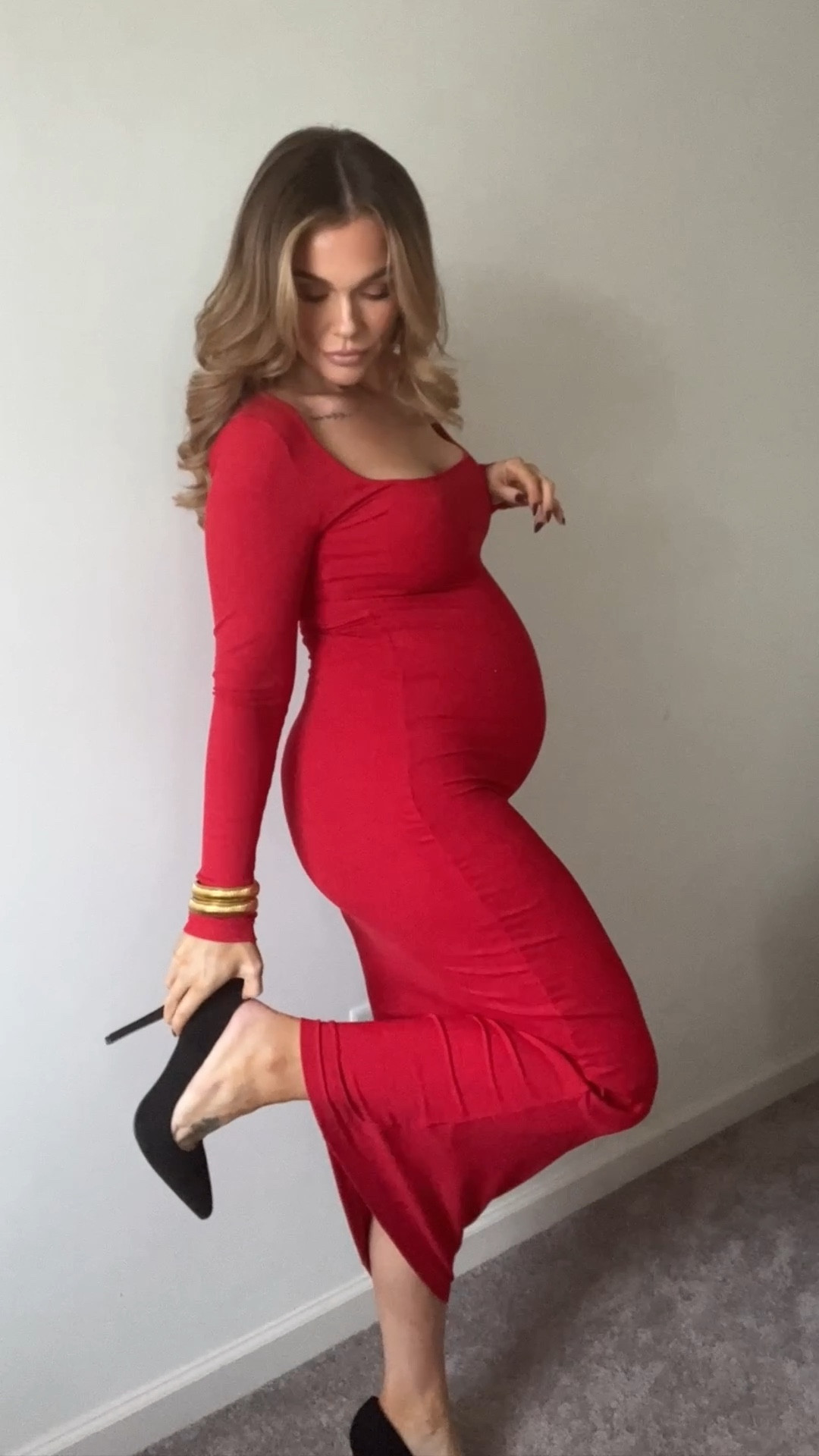 12 Days of Holiday Outfits: Day Six! 
The best skims inspired dress for under $40! 

#LTKSeasonal #LTKHoliday #LTKfindsunder50