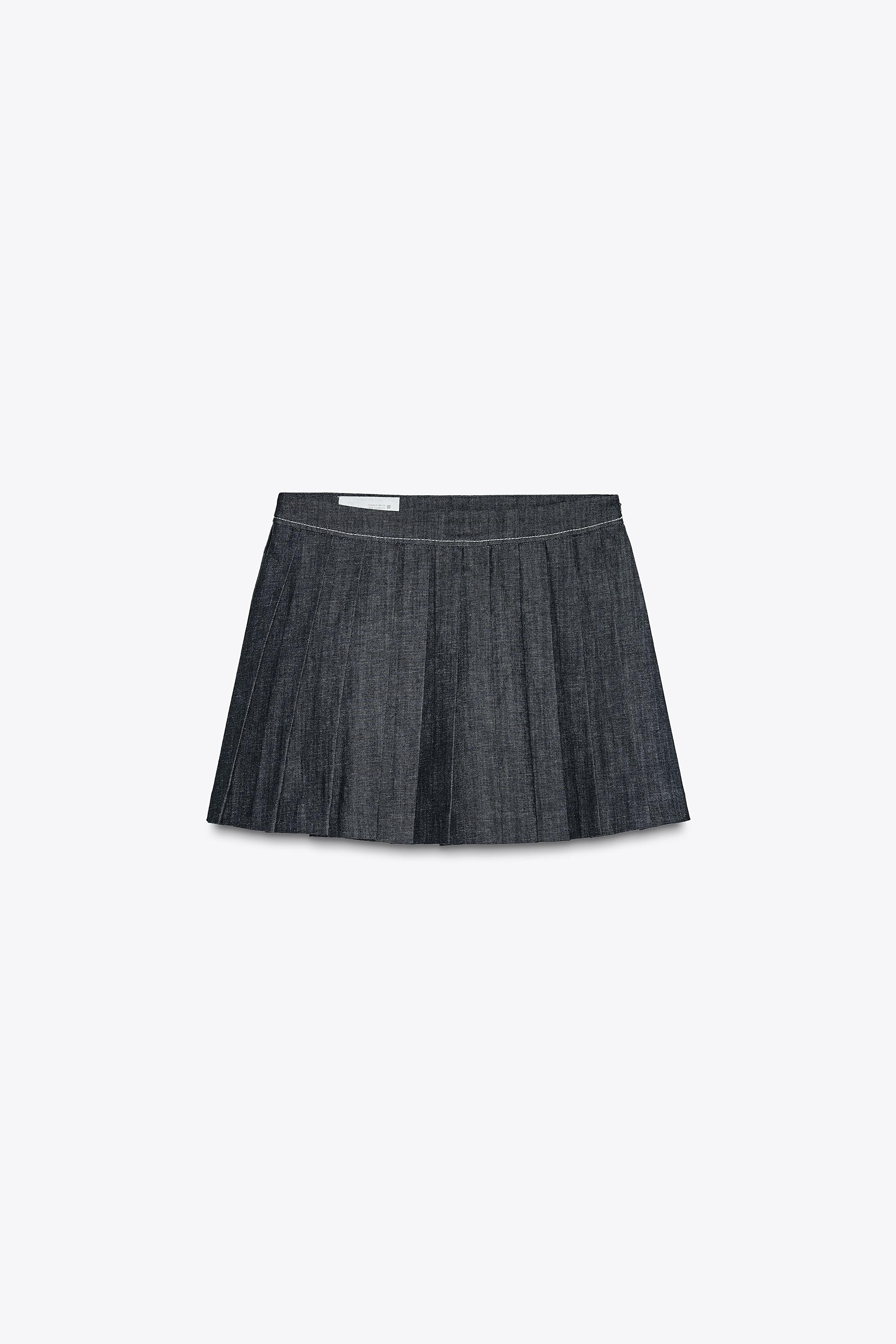 High-waisted skort with pleats. Side hidden in-seam zip closure. | Zara US