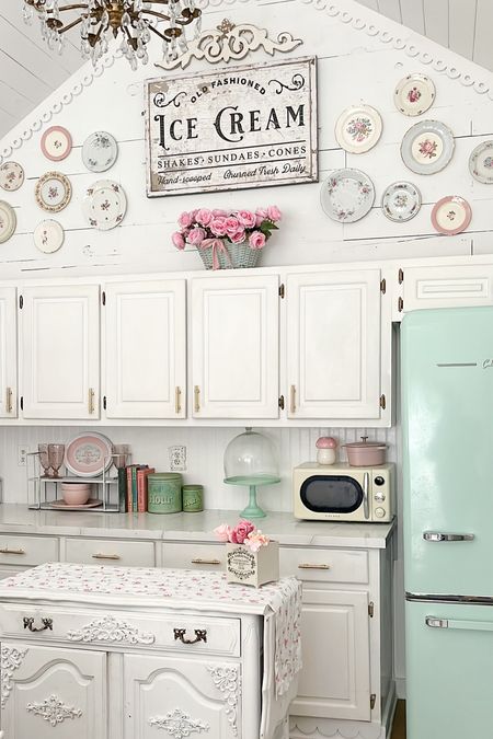 Spring cottage kitchen! Love this ice cream sign 💕