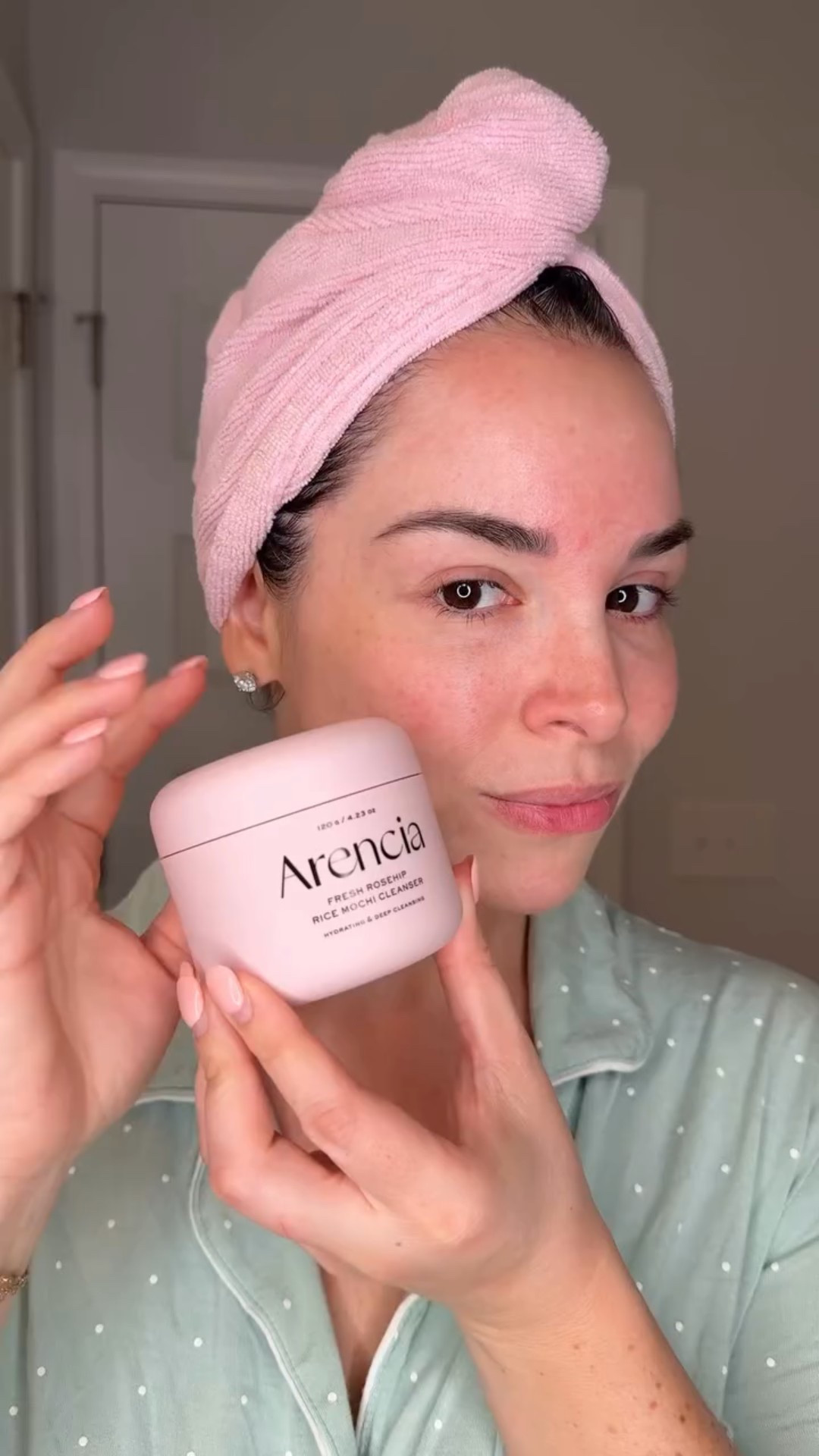 My skin’s been loving this trio lately — a collagen-packed routine that actually makes my skin look plump and smooth, not greasy or heavy 🫶🏼 @arencia_global #glassskin #kbeautyskincare #koreanskincare #collagen #skincareroutine

#LTKBeauty