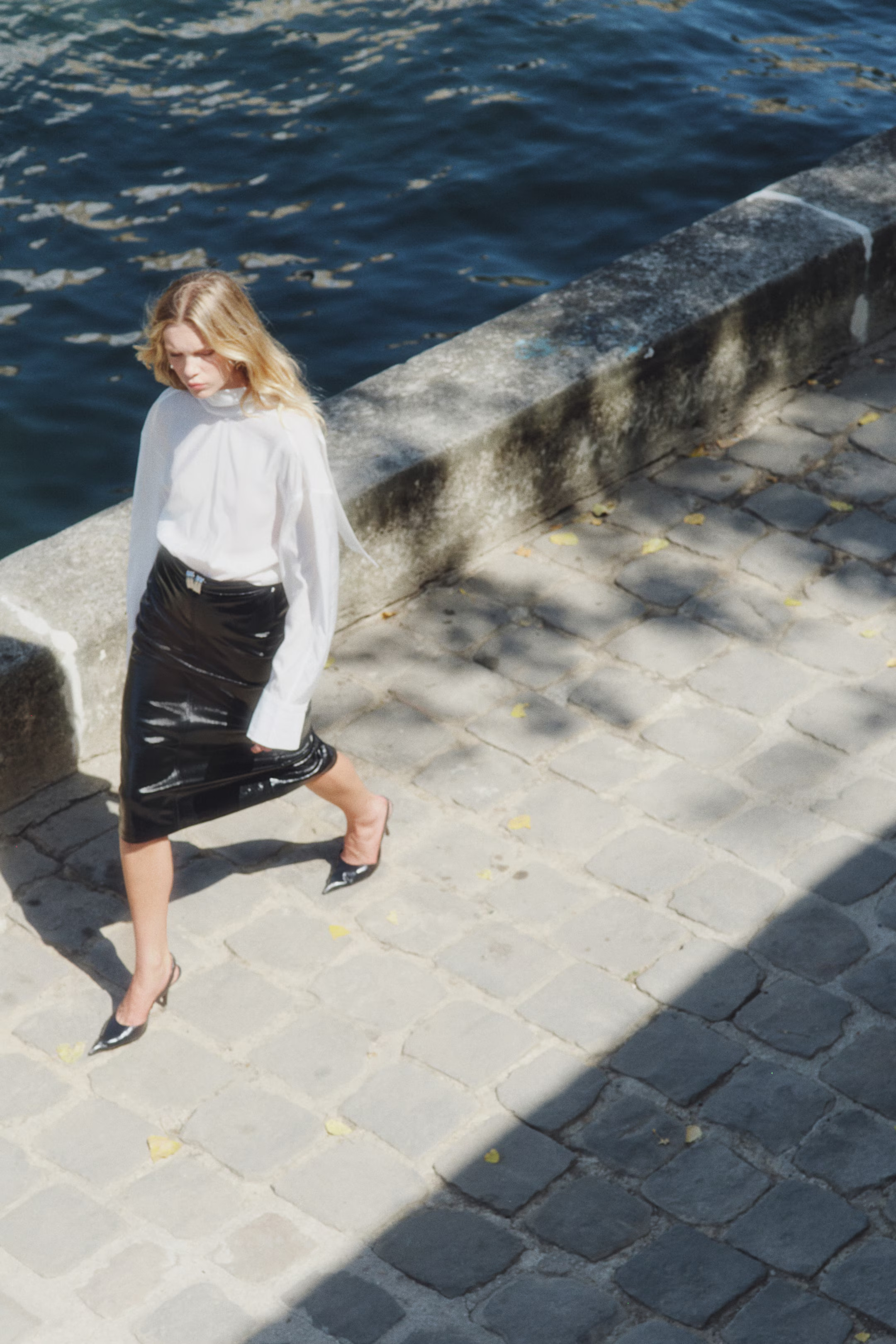 Bow-collar blouse | H&M (UK, MY, IN, SG, PH, TW, HK)