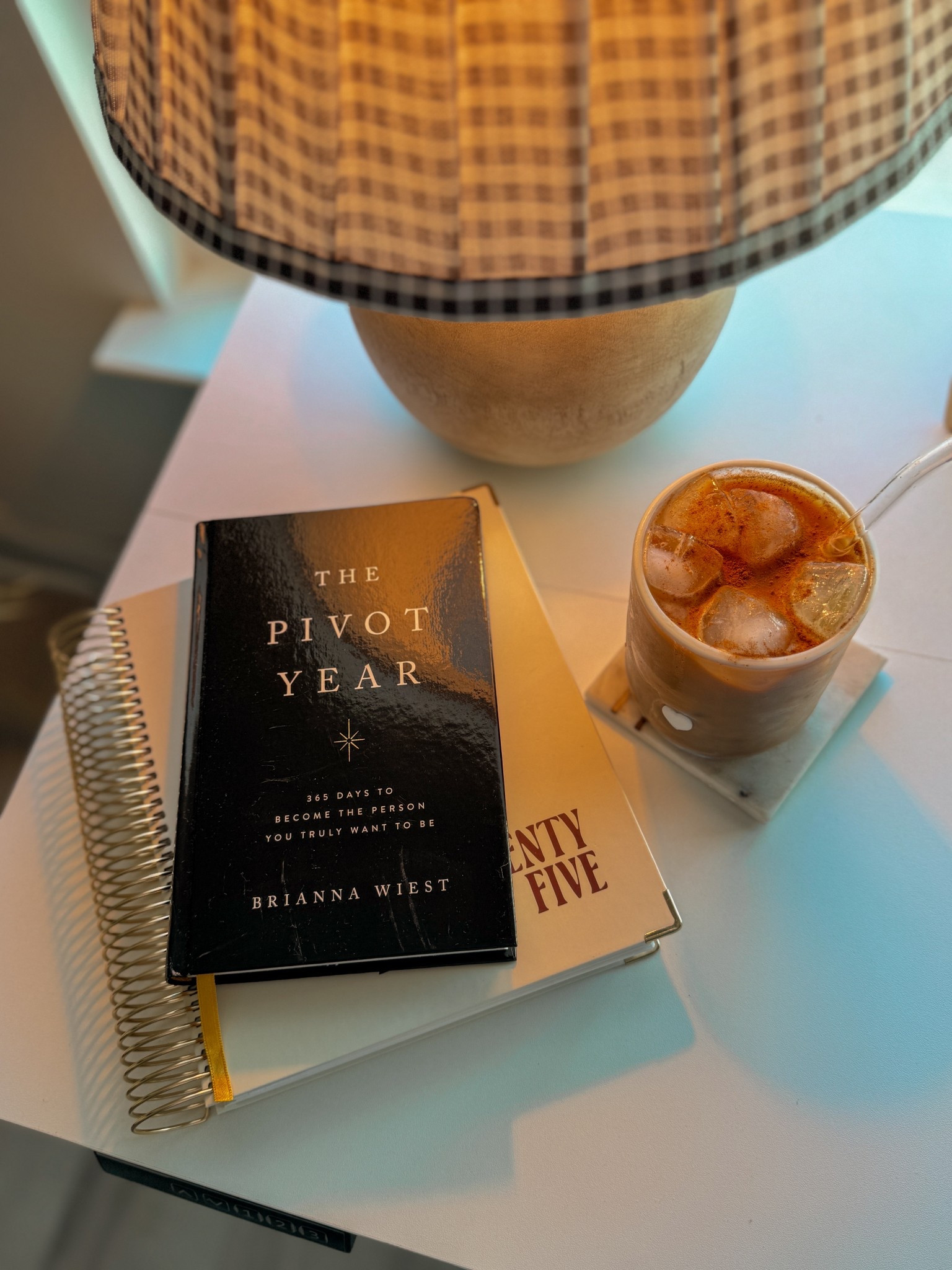 The daily essentials 🤍



#iconcup #anthropologiefinds #thepivotyear #goodbooks #thedailee

#LTKHome #LTKFindsUnder50 #LTKSpringSale