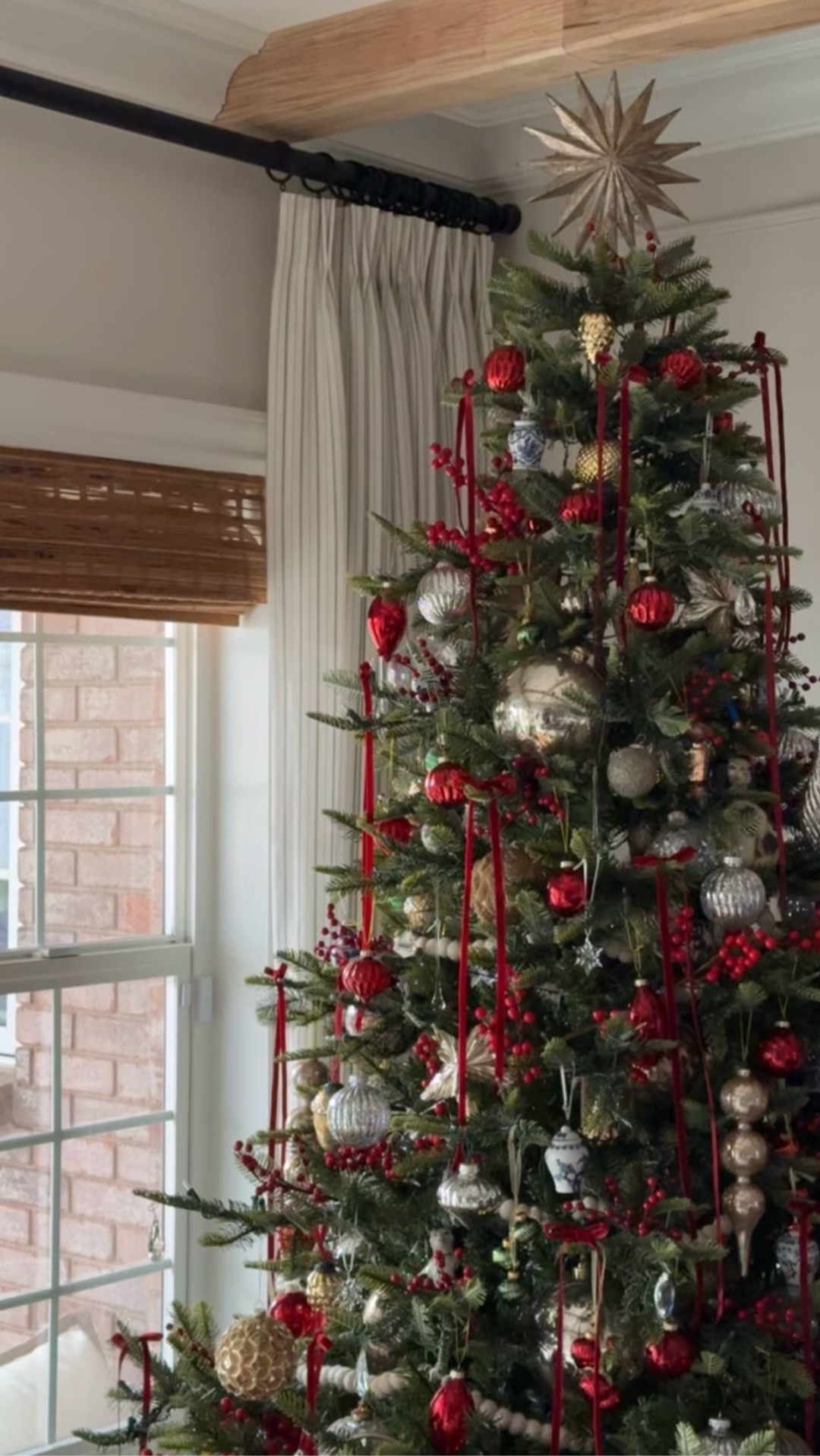 If you’re looking to add a little more silver to your tree, these shatterproof ornaments from @loweshomeimprovement are really good… and they’re budget-friendly! I just grabbed some more. #Lowe’sPartner #Lowe’s #ad 

#LTKGiftGuide #LTKHoliday