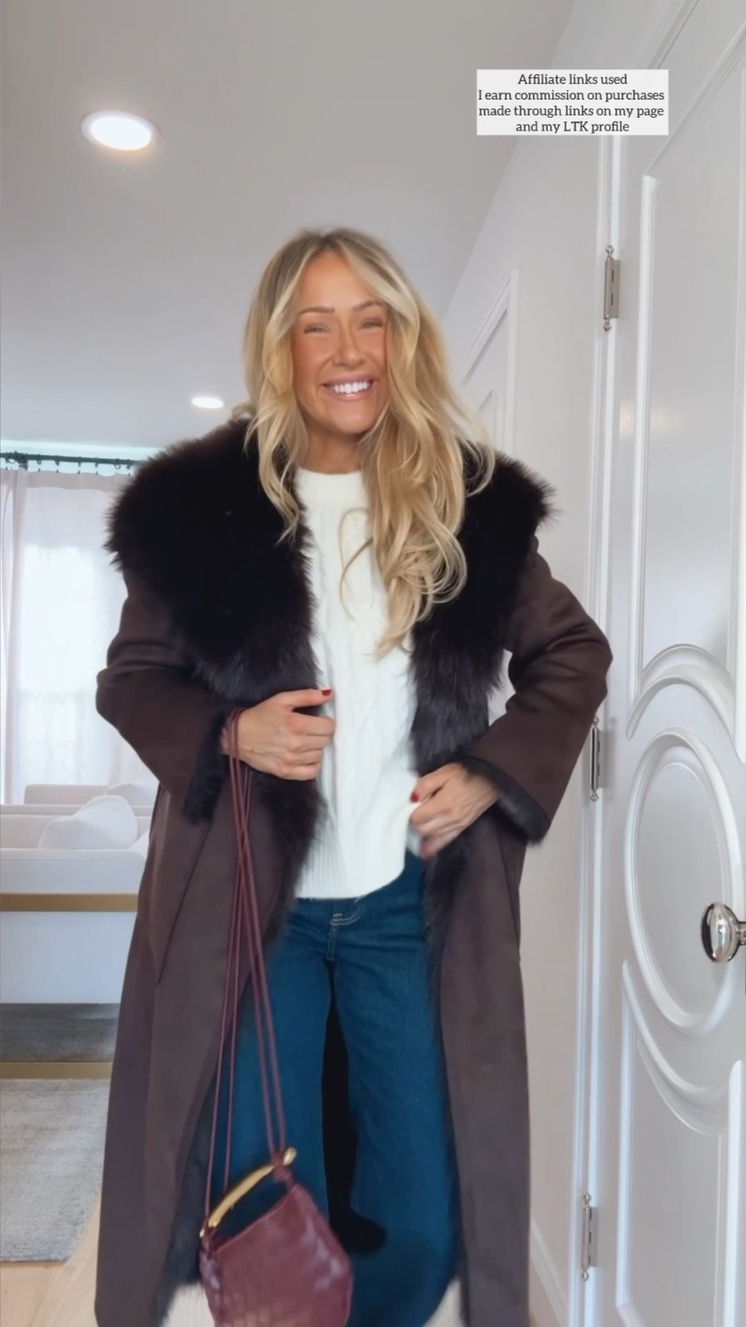 Stylish everyday outfit winter

Brown coat
Cream sweater
Abercrombie jeans straight leg
Trendy 