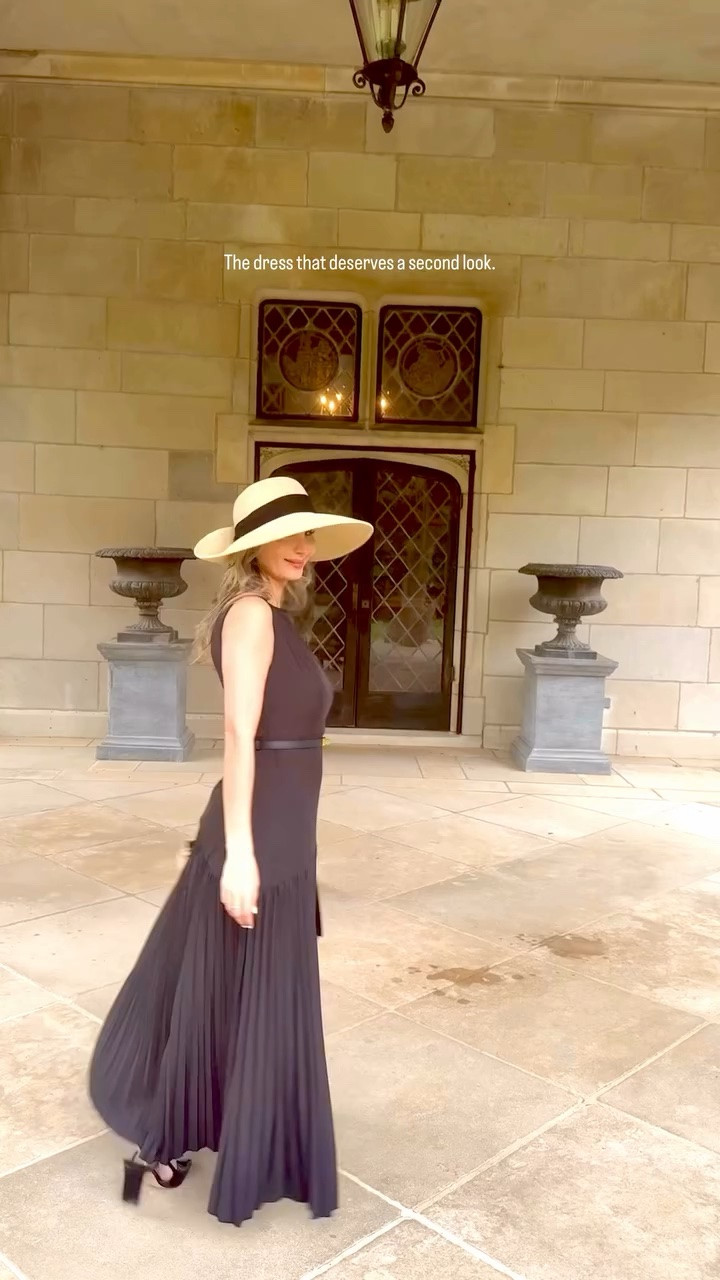 Elegance never goes out of style. 🖤

A timeless black dress, a classic hat, and simple accessories—proof that less is often more.

Would you wear black in summer? ✨

#QuietLuxury #BlackDress #TimelessStyle #SummerStyle #minimalstyle