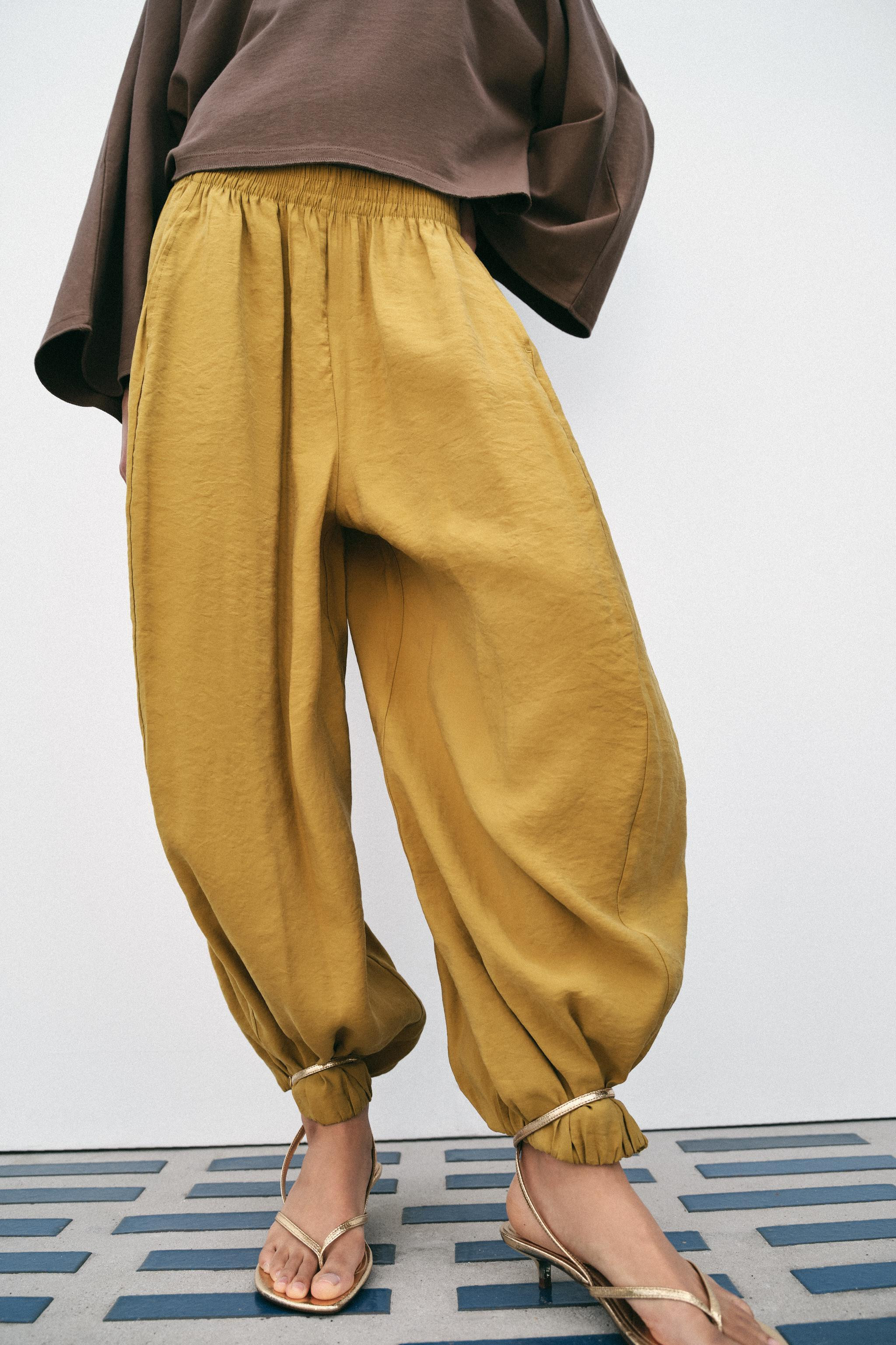 VOLUMINOUS BLOOMER PANTS | Zara US