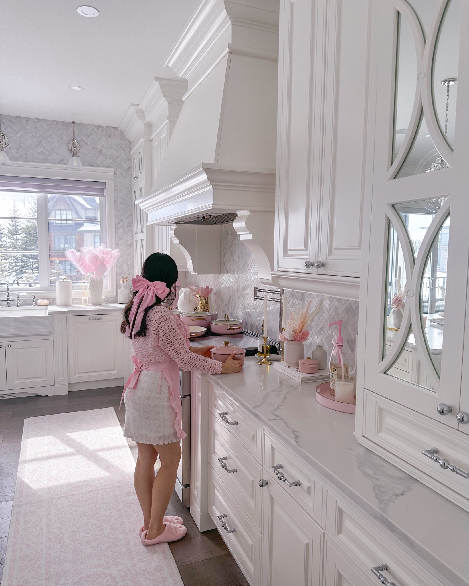 The most gorgeous kitchen runner!!🎀☁️

#LTKfamily #LTKhome #LTKSeasonal