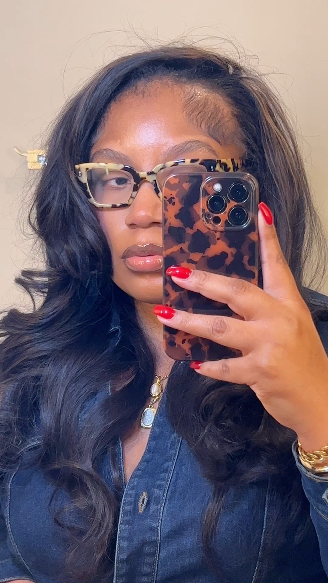 Finally got my hands on this @EADEM lip balm and it's definitely living up to the hype.

Obsessed with the applicator and how soft it makes my lips feel. I'm wearing shade burnt malai, a subtle nude tint that's so pretty and perfect for everyday wear.

This shade is too good, grab it while it's in stock.
